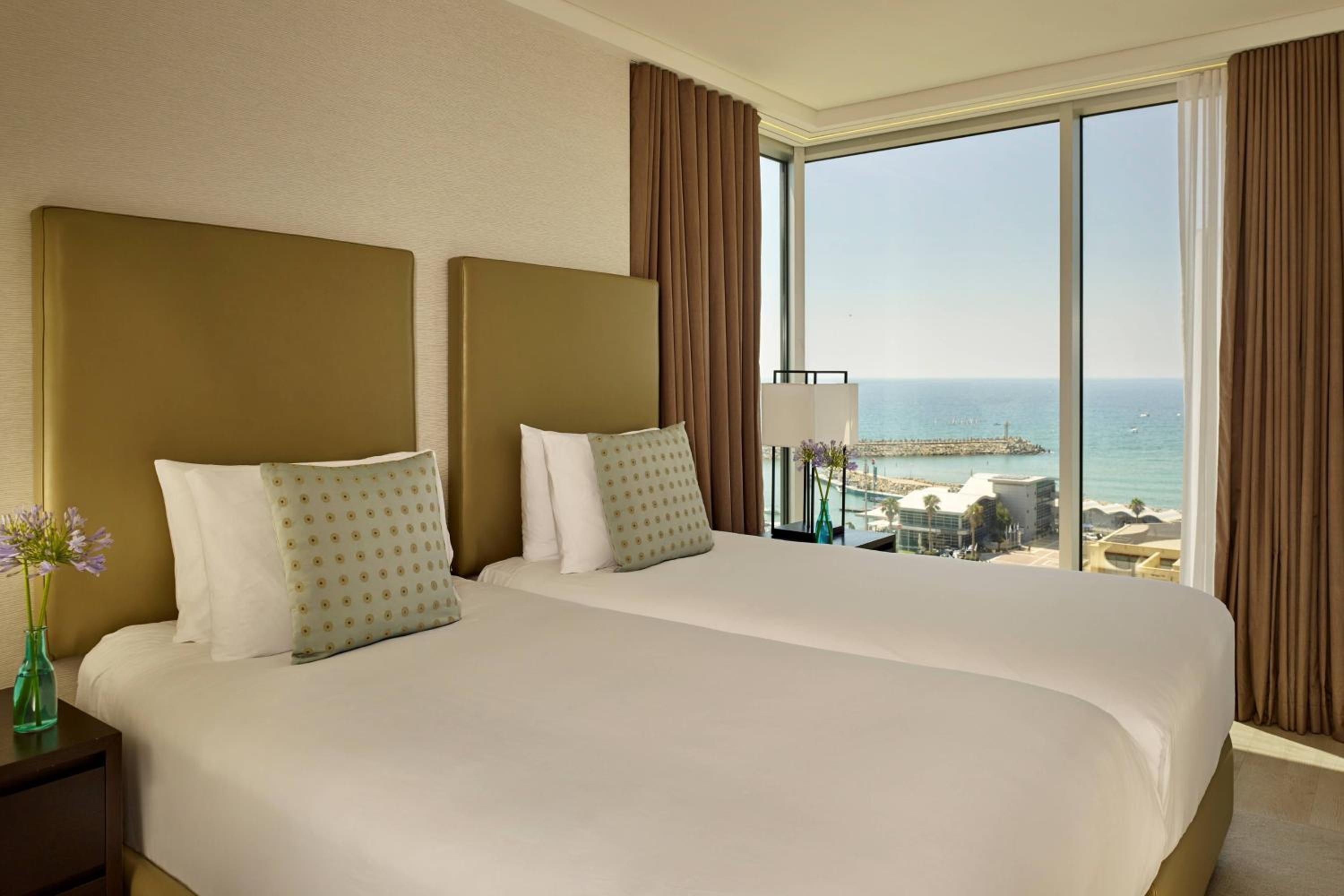 Two Bedroom Suite, Sea view, 1 King and Twin, Balcony