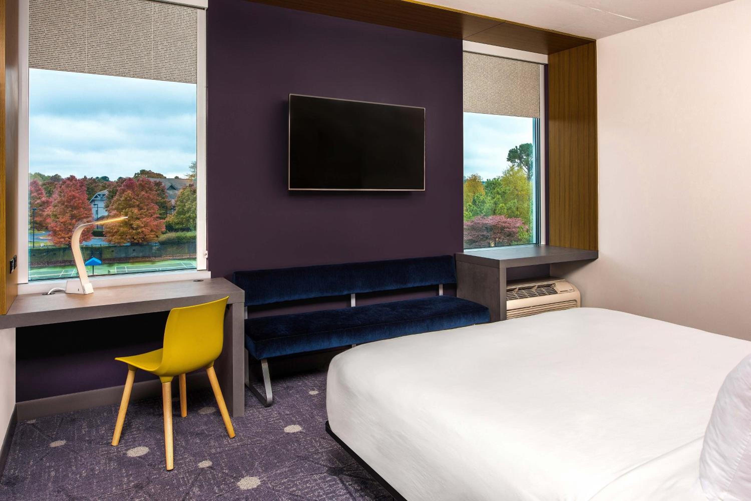 King Room with Adapted Tub - Mobility and Hearing Accessible - Photo 1