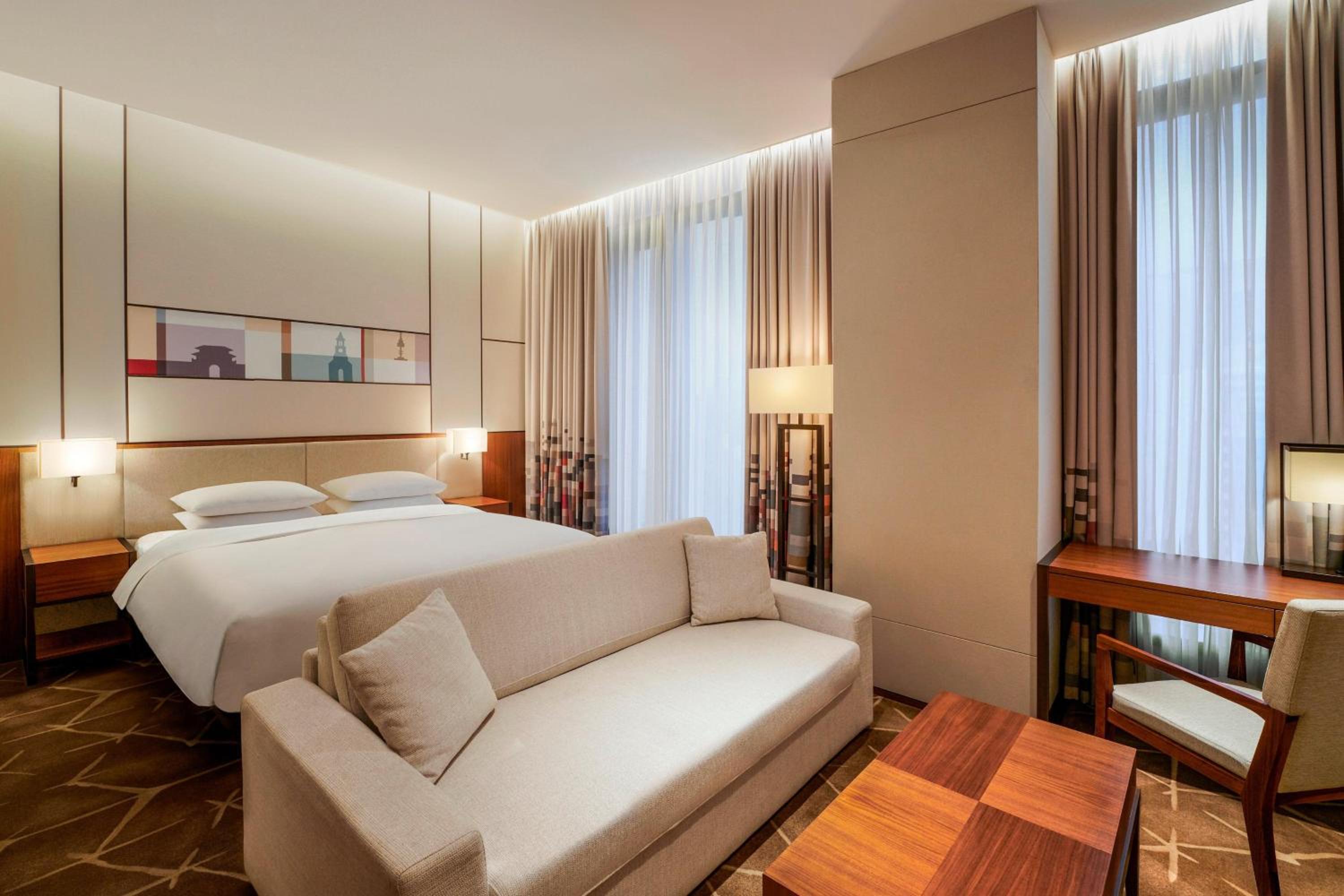 Urban Room, Larger Guest room, 1 King