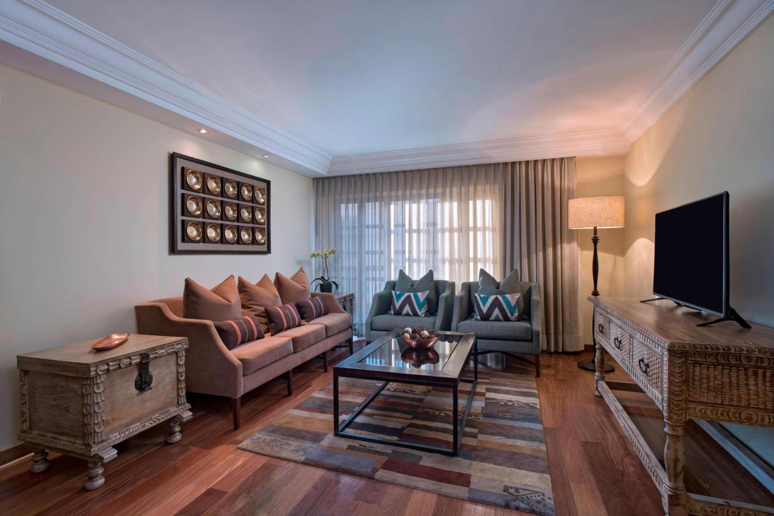 Luxury Suite, Suite, 1 King - Photo 2
