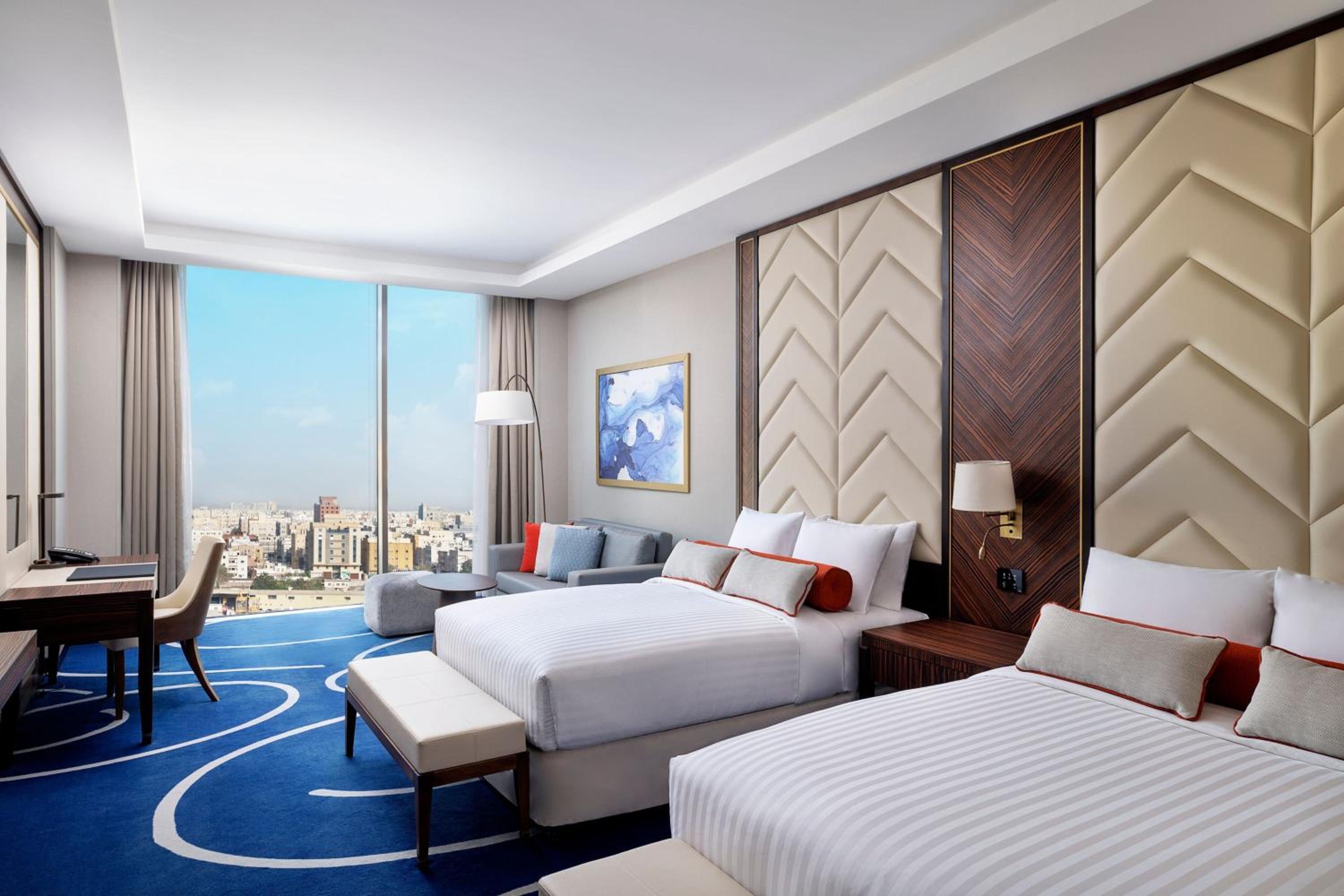 Grand Deluxe Double Room with Two Double Beds and City View - Photo 3