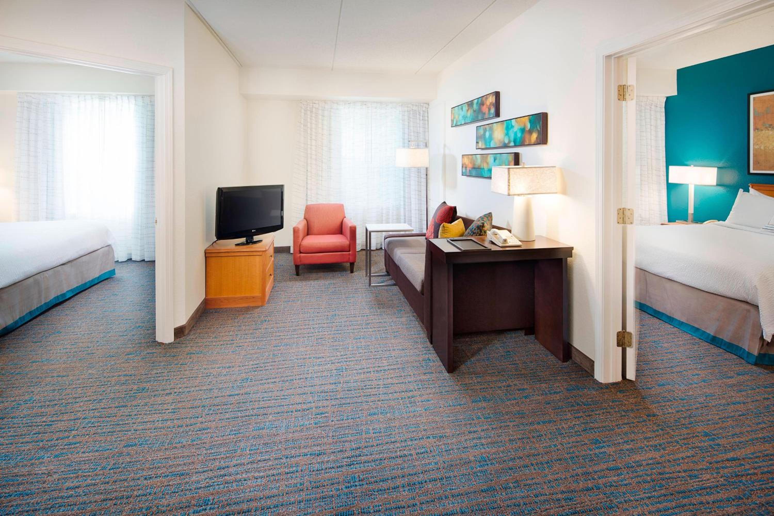 Two-Bedroom Suite - Photo 6