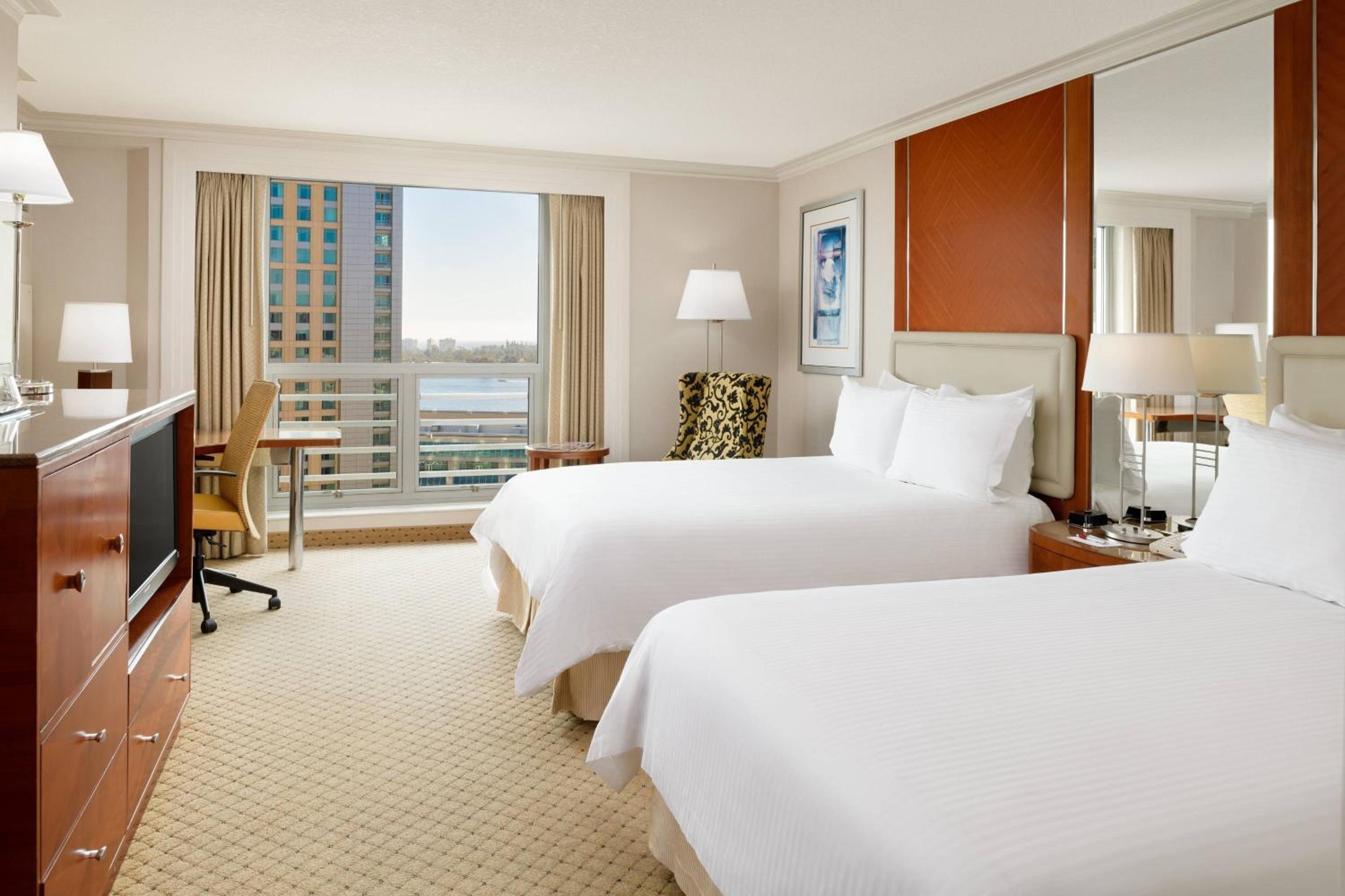 1 King, Water View Room - Photo 6