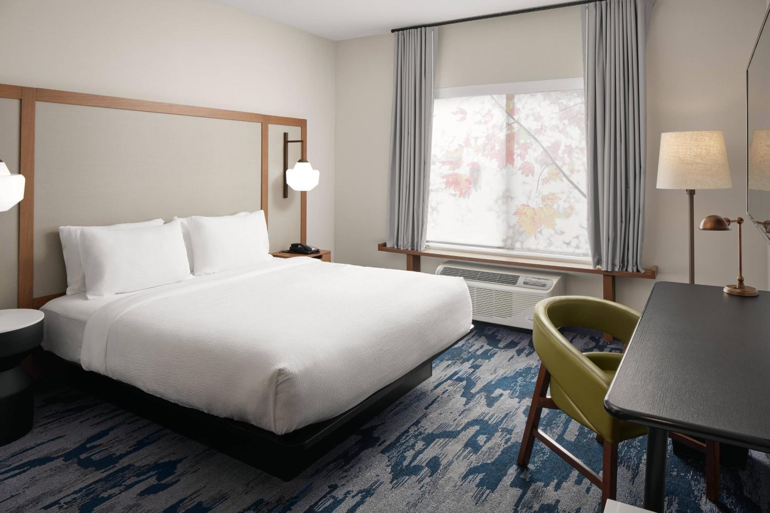 Guest Room, 1 King - Photo 1