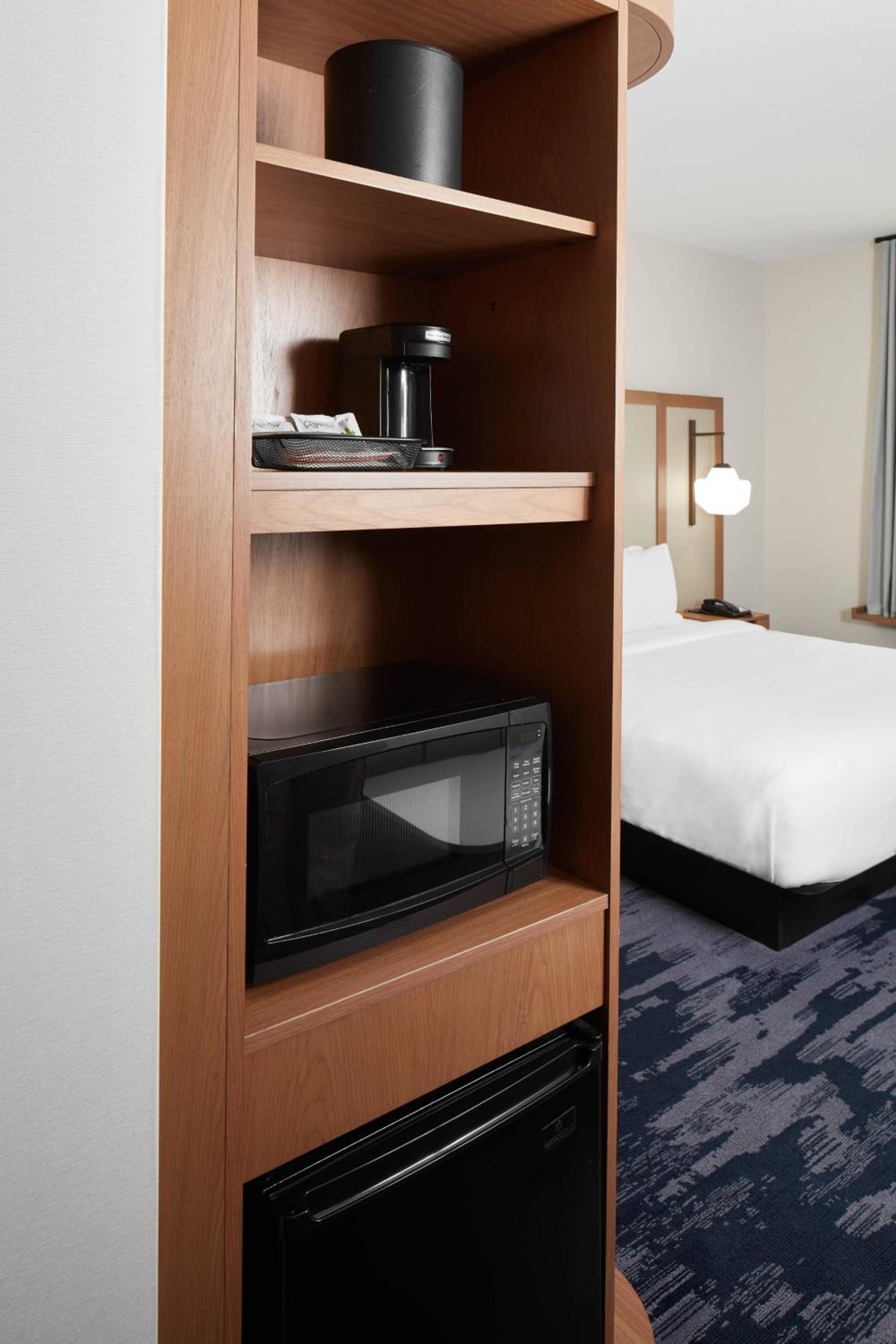 Guest Room, 1 King - Photo 3