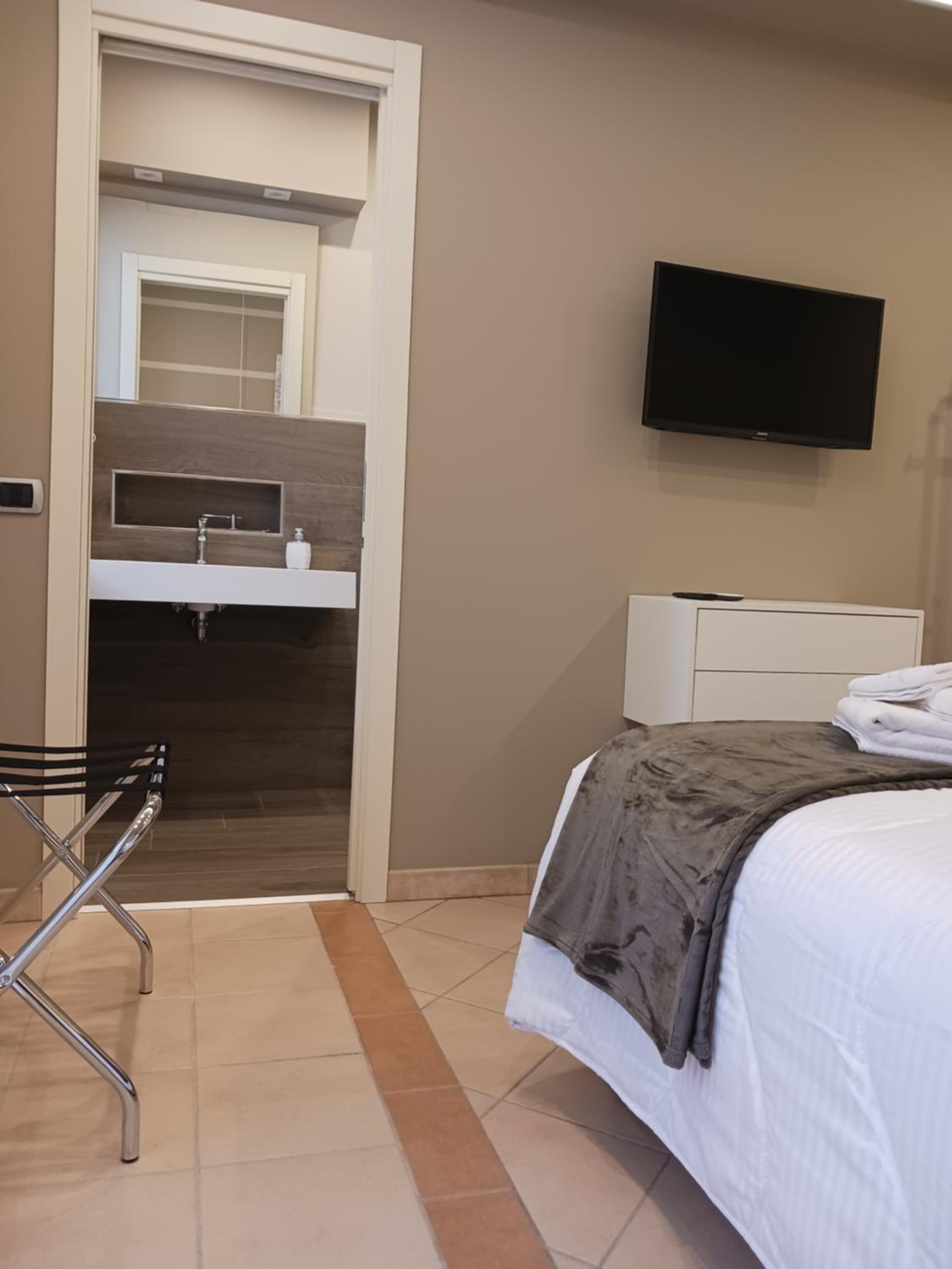 Deluxe Double or Twin Room with Balcony photo 3