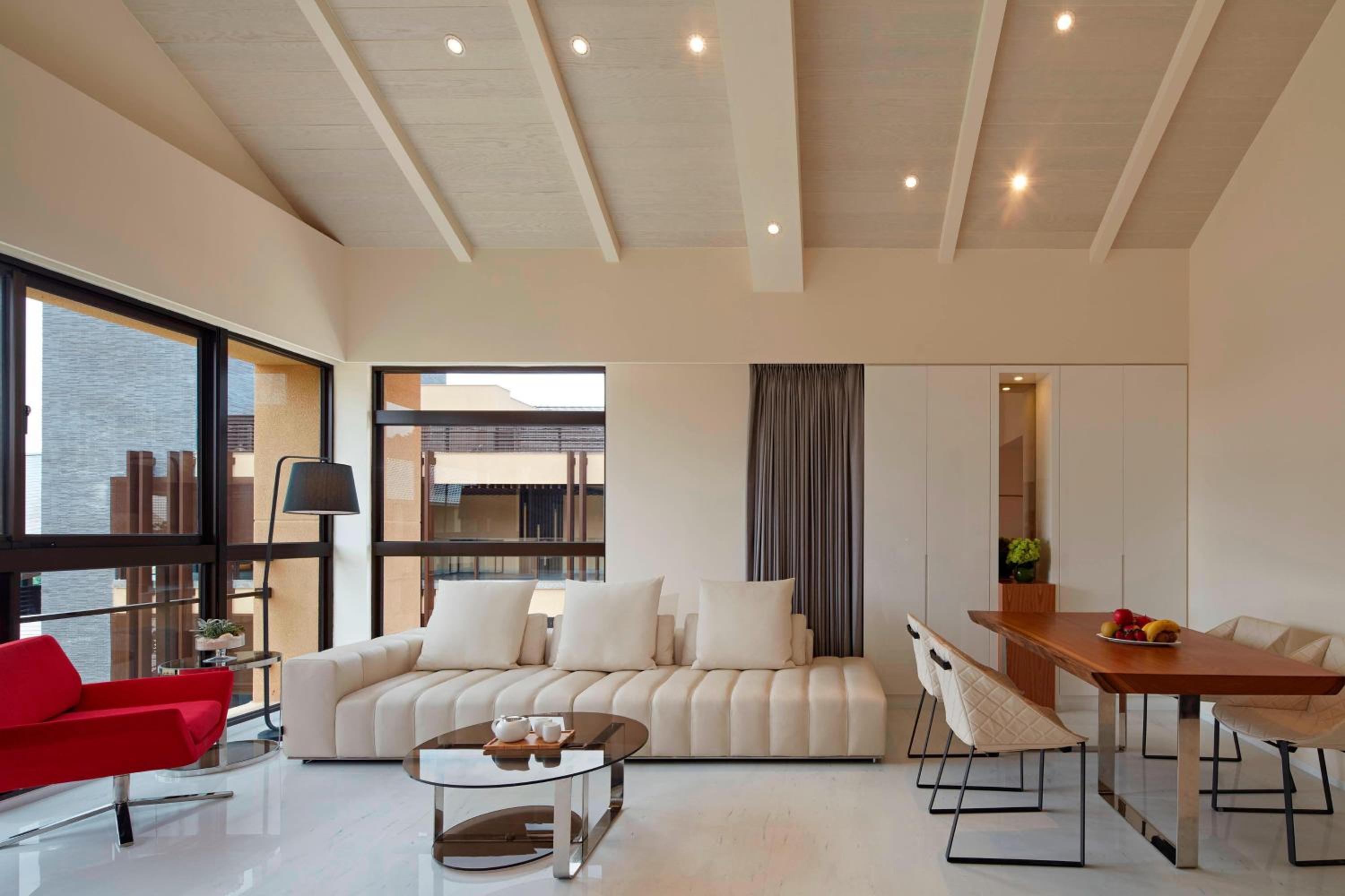 Ambassador Suite, 1 Bedroom Larger Suite, 1 King, Water view