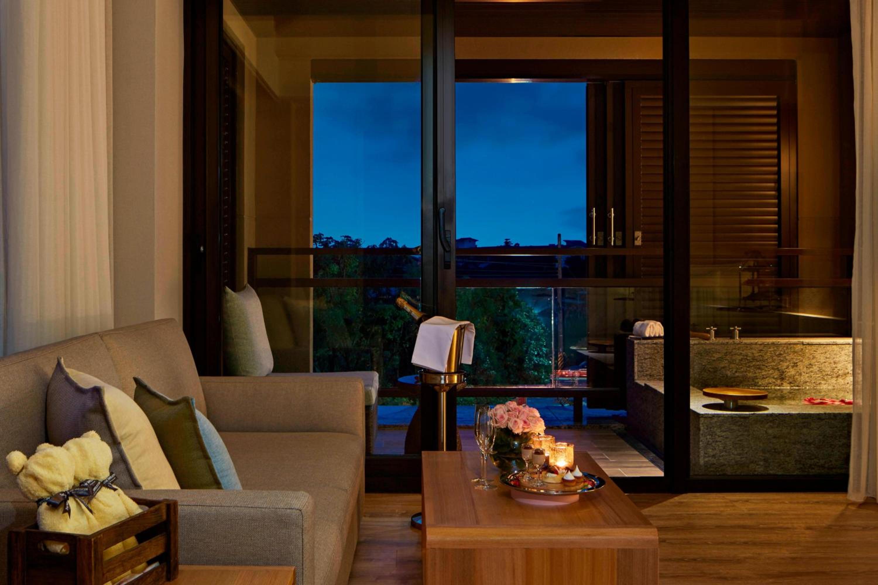 Honeymoon Suite, 1 Bedroom Studio Suite, 1 King, Corner room