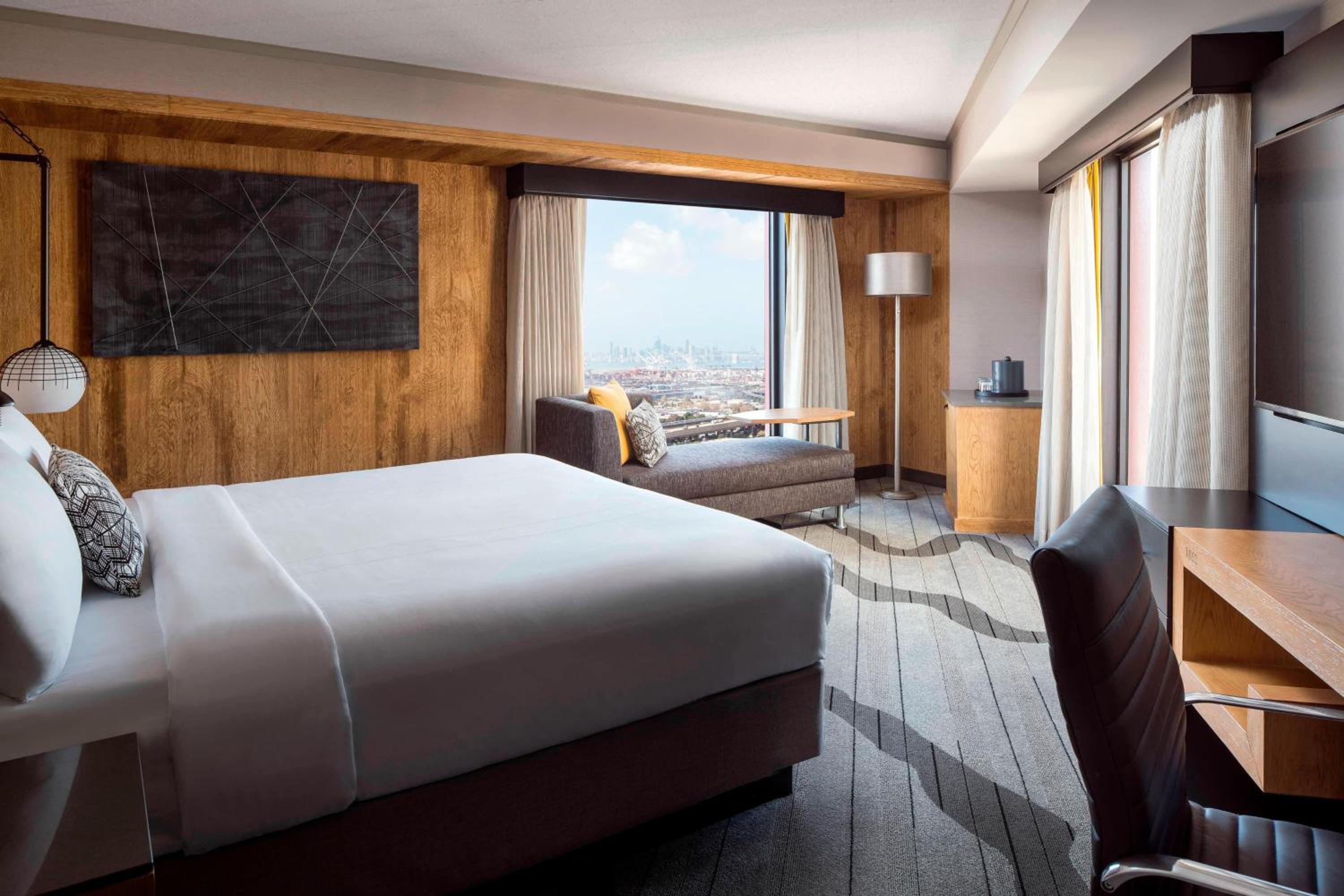 Concierge King Room - Photo 2