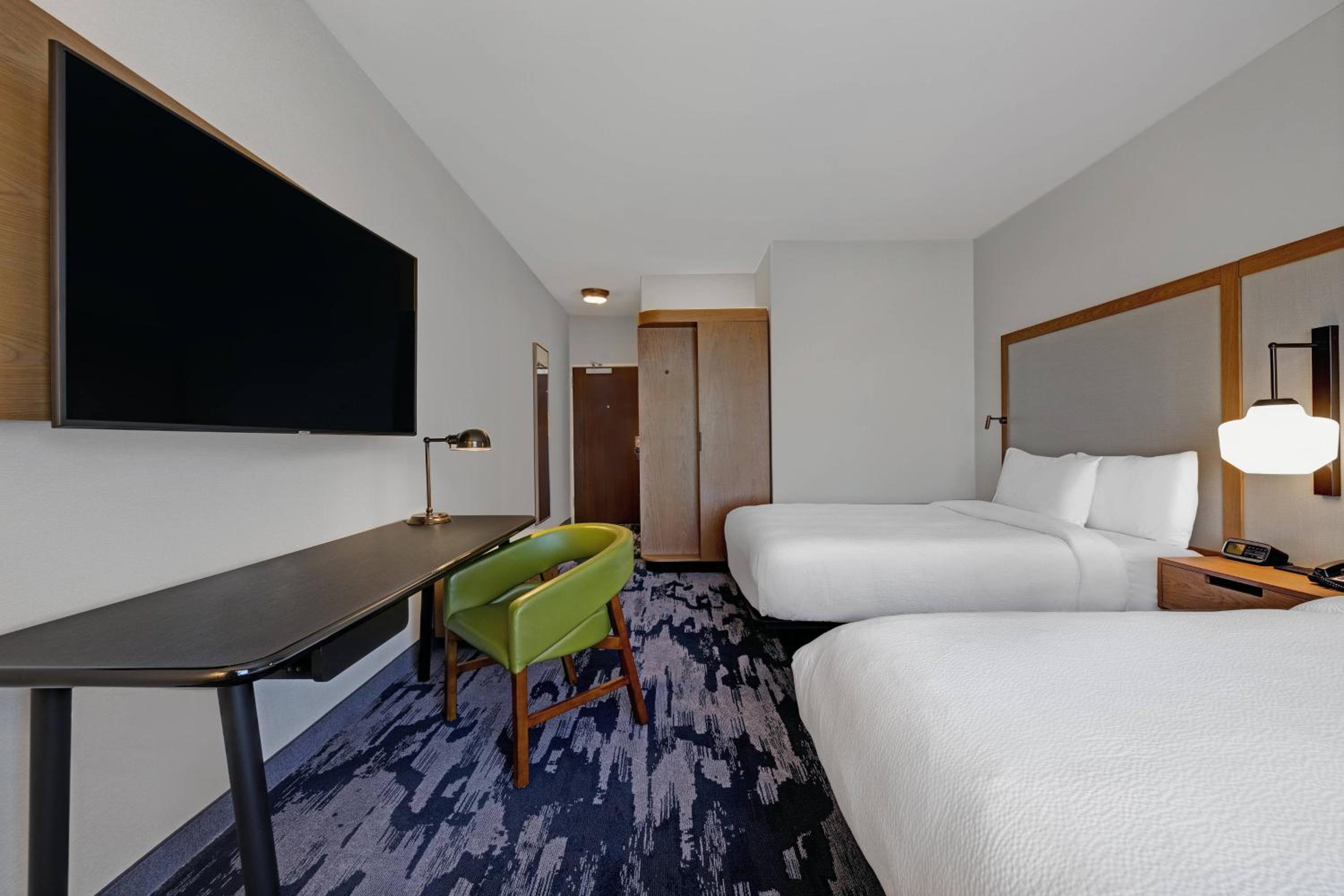 Queen Room with Two Queen Beds - Hearing Accessible - Photo 2