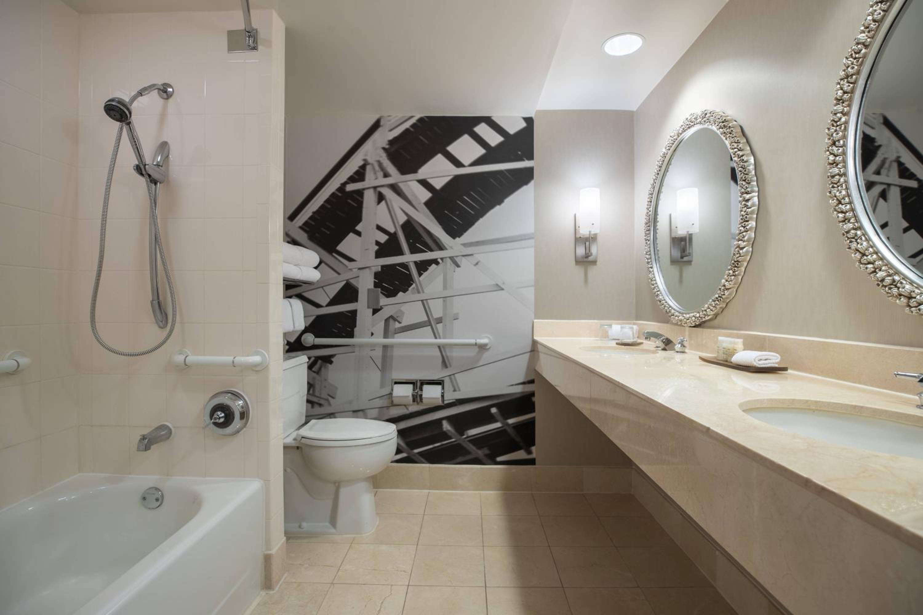 King Room with Balcony and Tub - Mobility Accessible