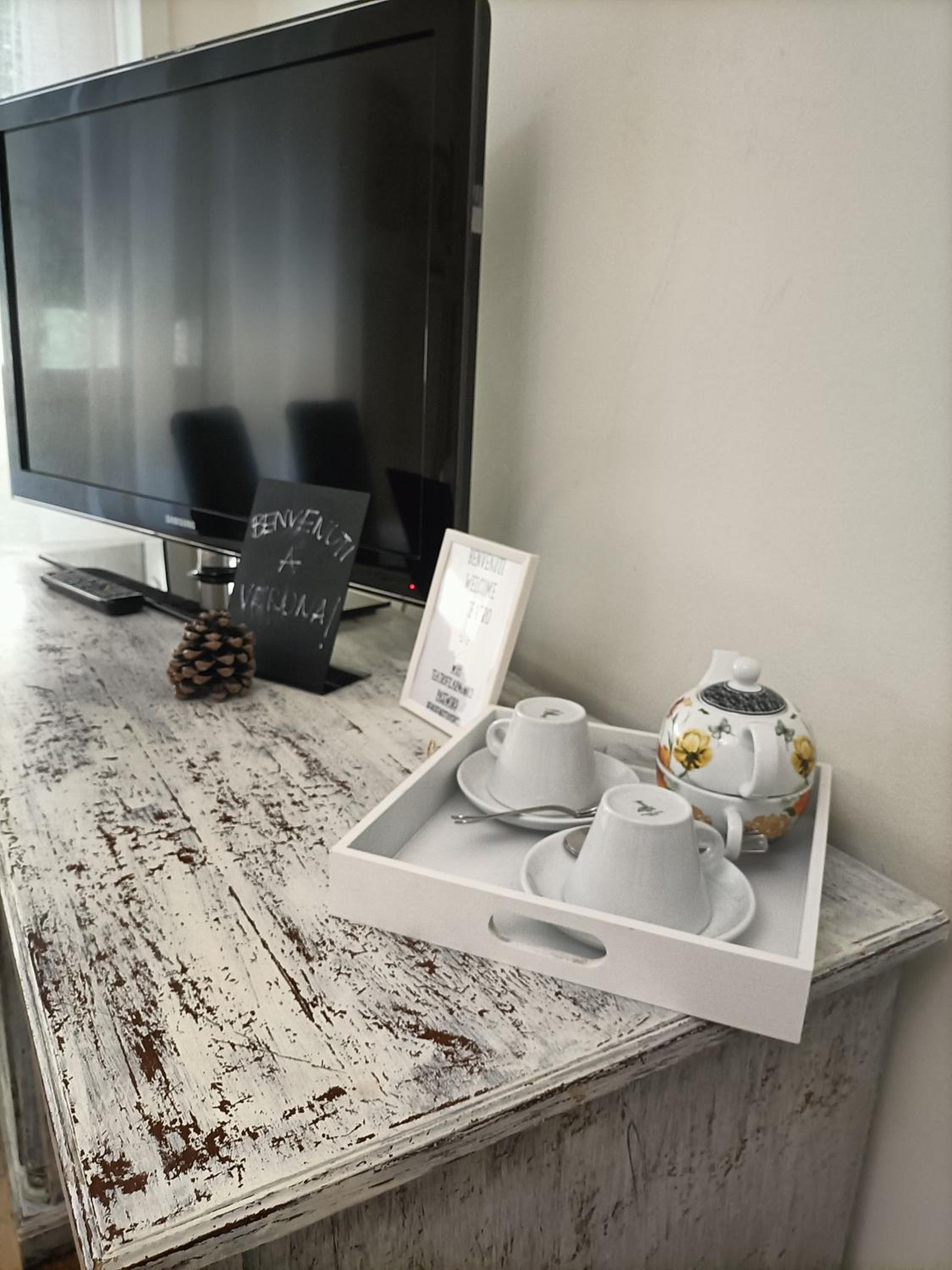 Double Room with Private External Bathroom - Photo 8