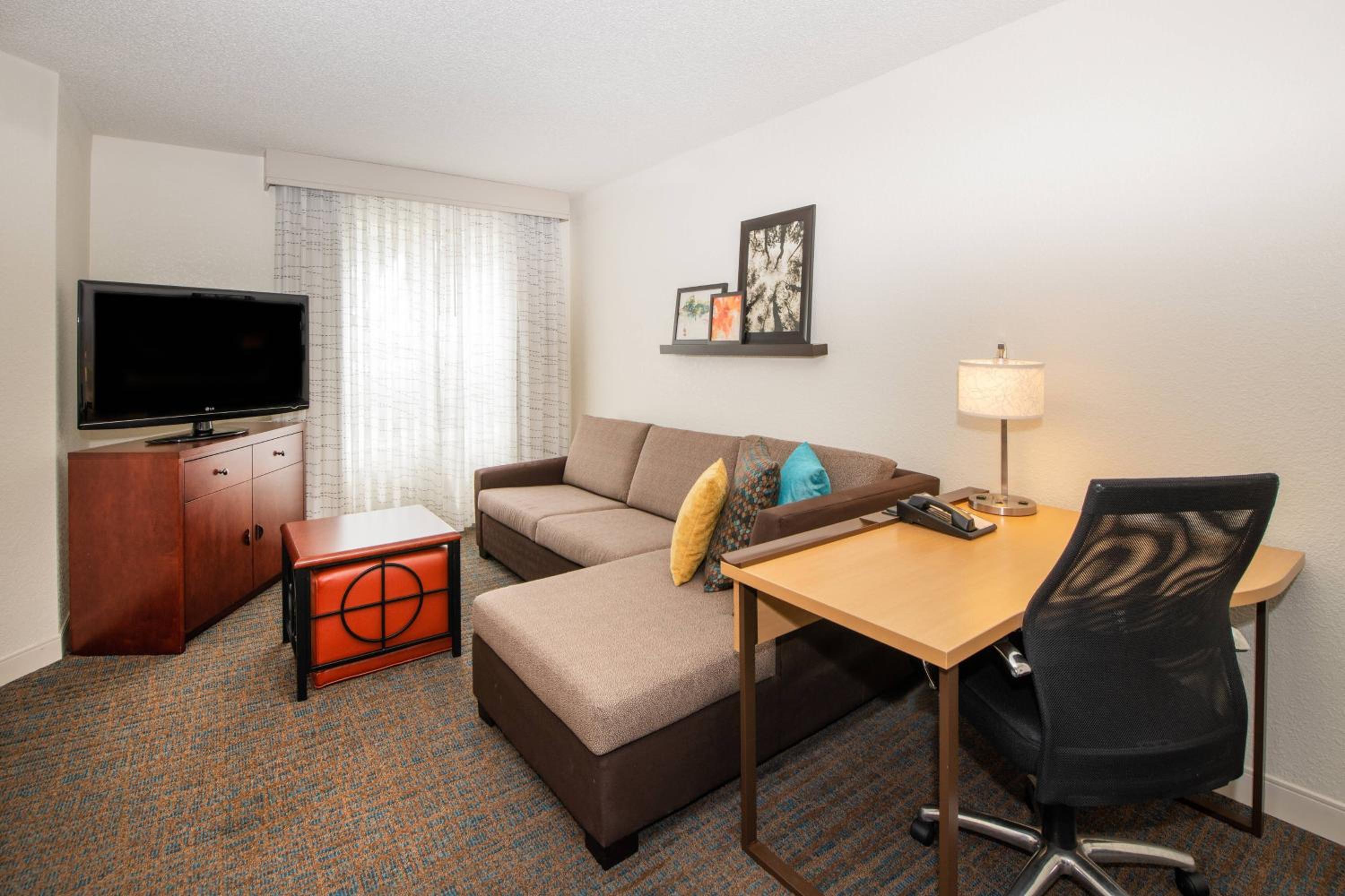 One-Bedroom Queen Suite with Sofa Bed - Photo 5