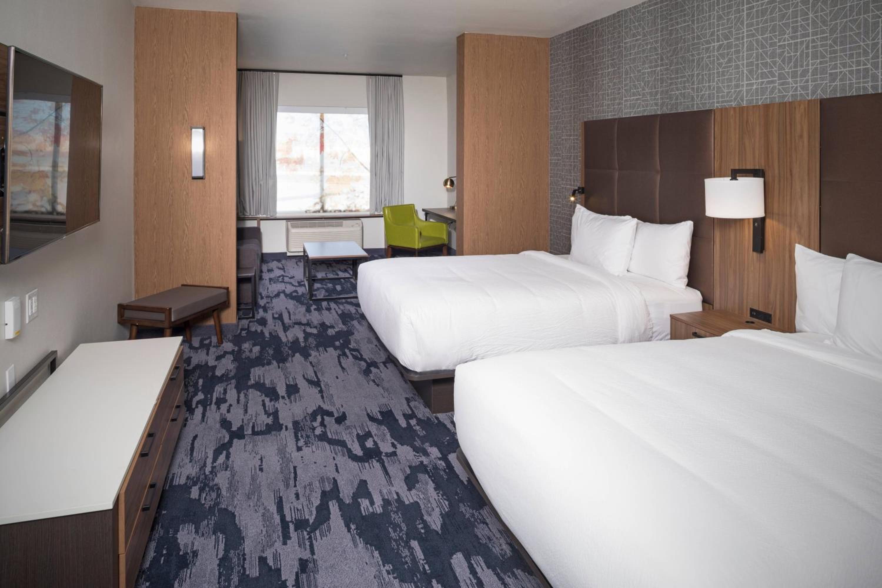 Queen Suite with Two Queen Beds and Sofa Bed - Hearing Accessible - Photo 3
