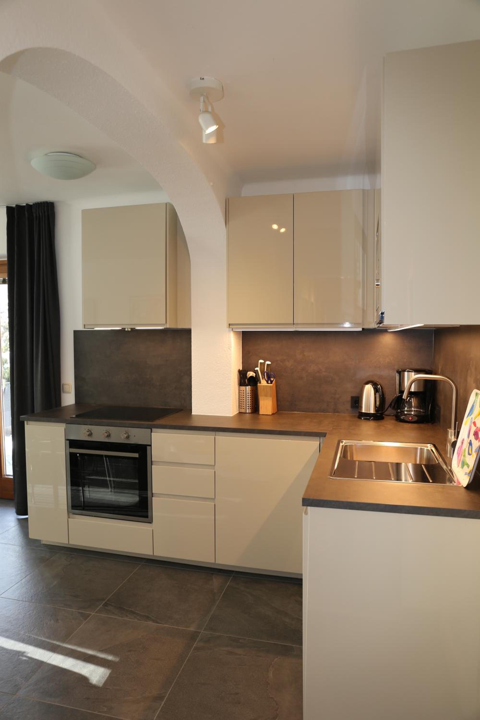 One-Bedroom Apartment photo 2