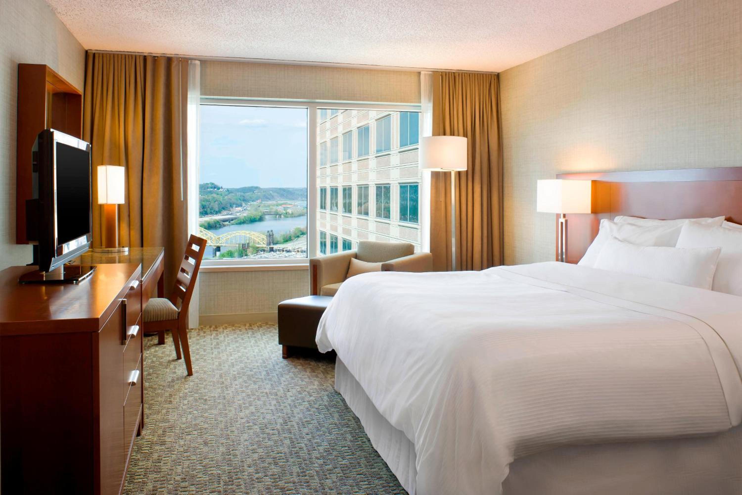 One-Bedroom Suite - Photo 1