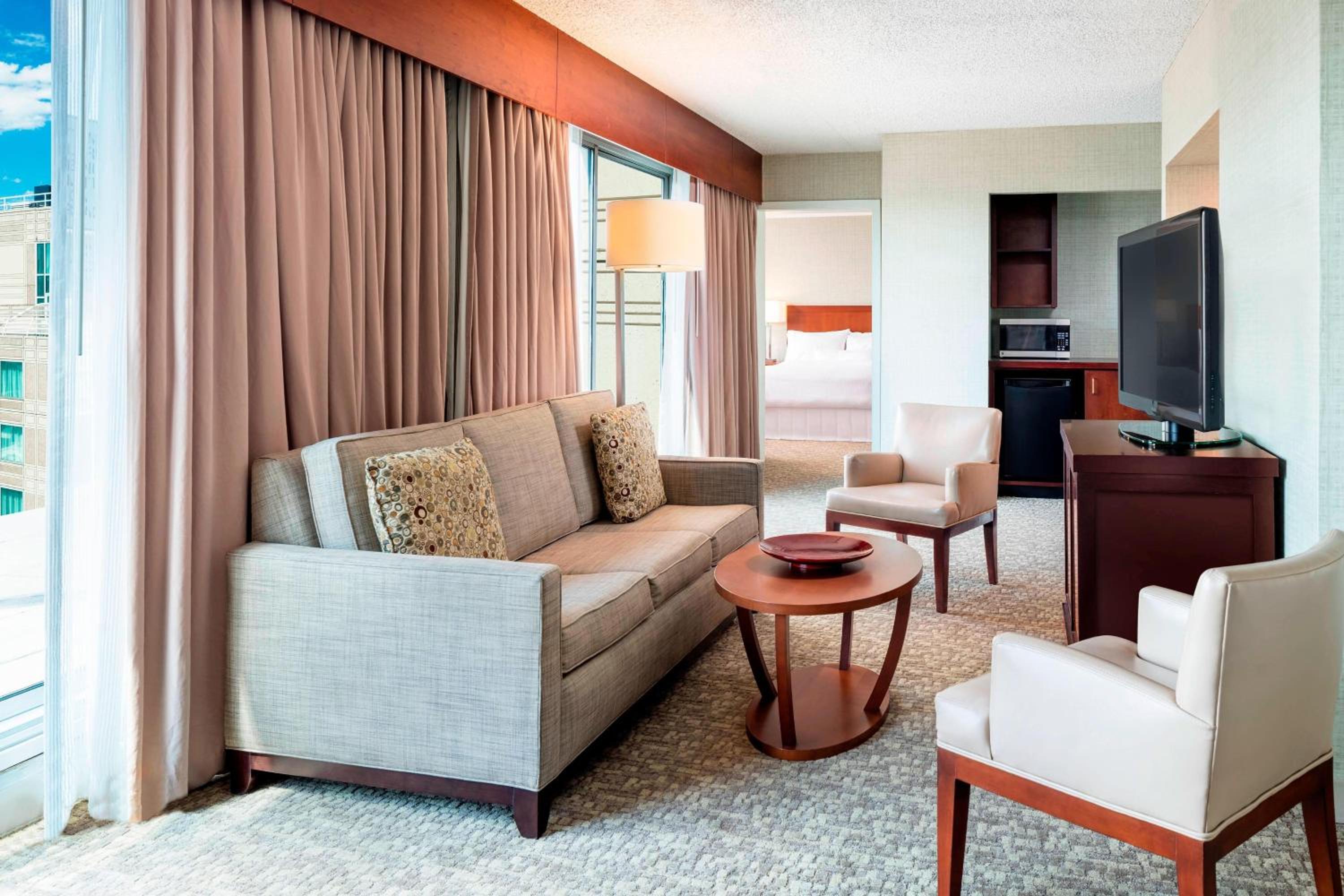 Deluxe Family Suite