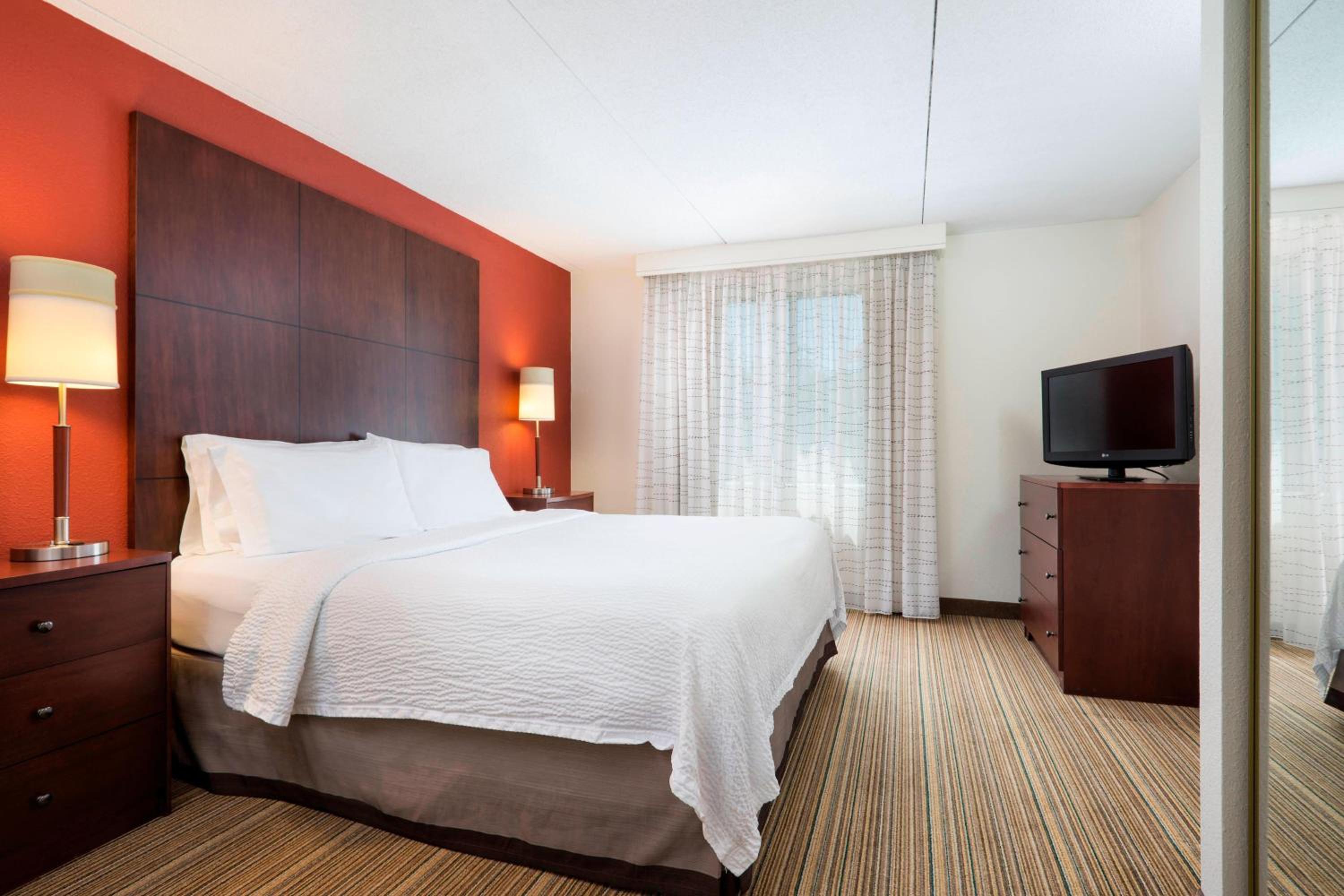 One-Bedroom King Suite photo 1