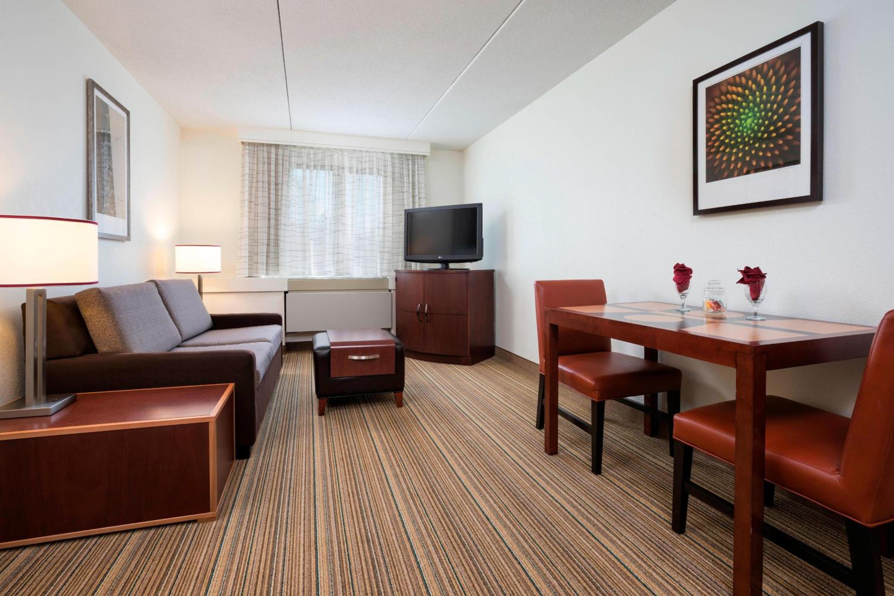 One-Bedroom King Suite photo 2
