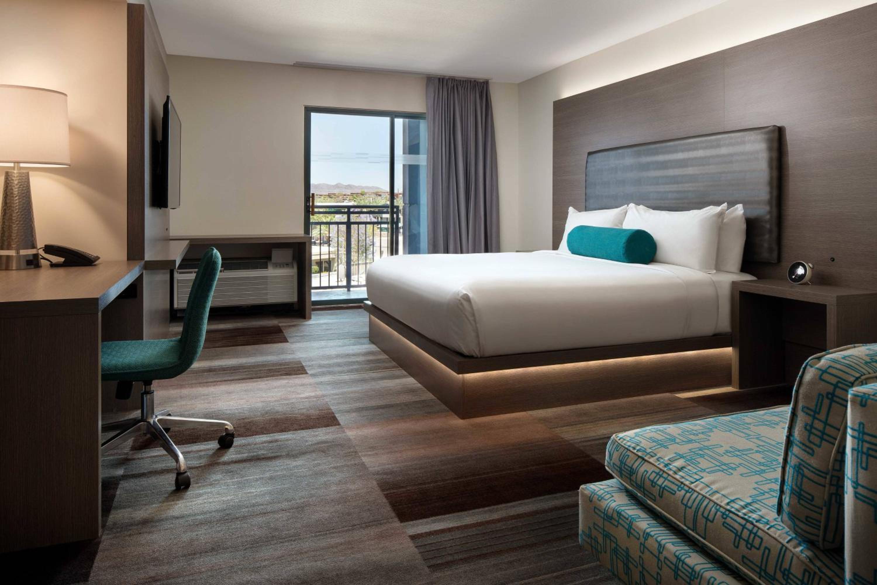 Aloft Suite, 1 Bedroom Junior Suite, 1 King, Limited view - Photo 2