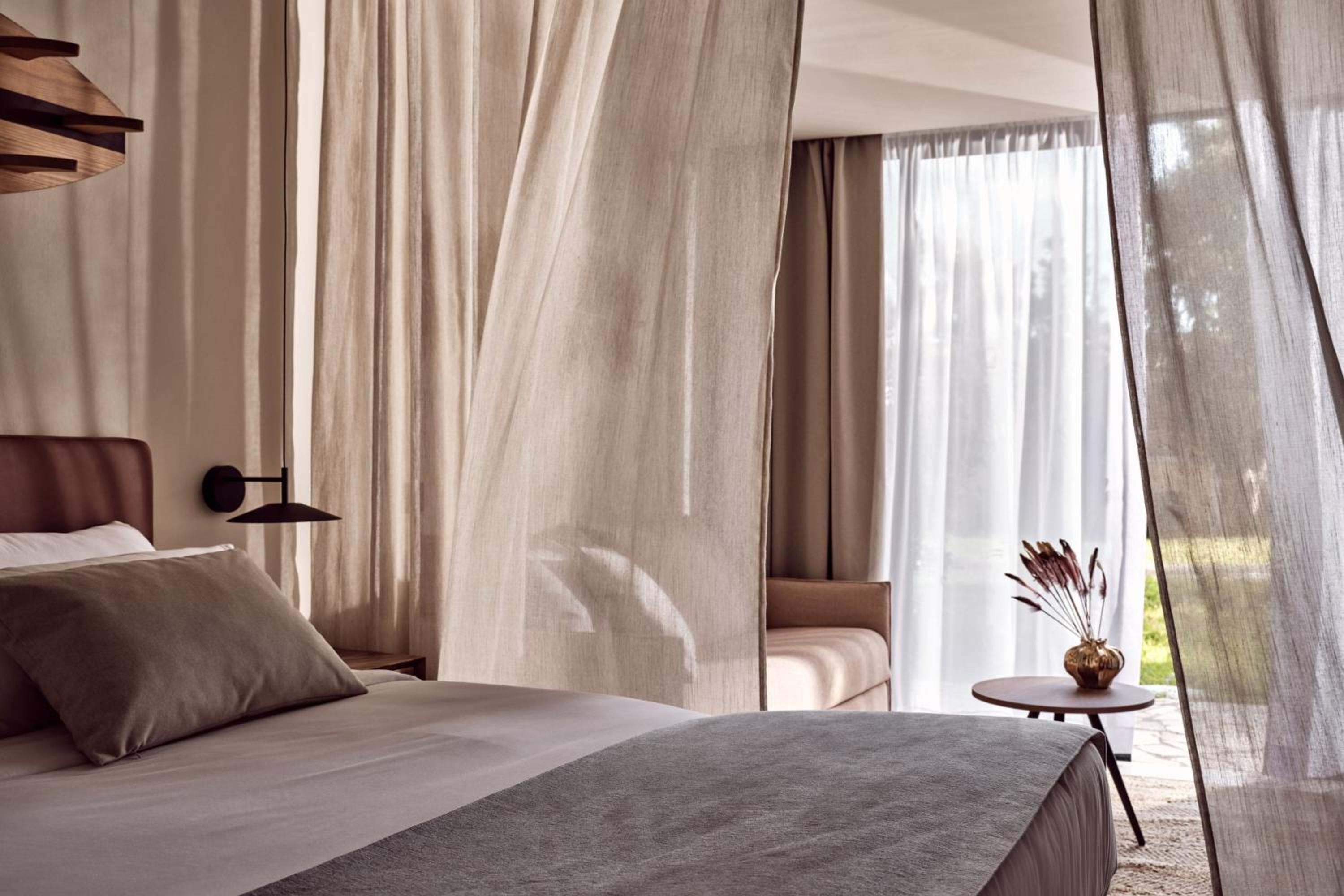 Grand Tropical Cozy Suite - Photo 1
