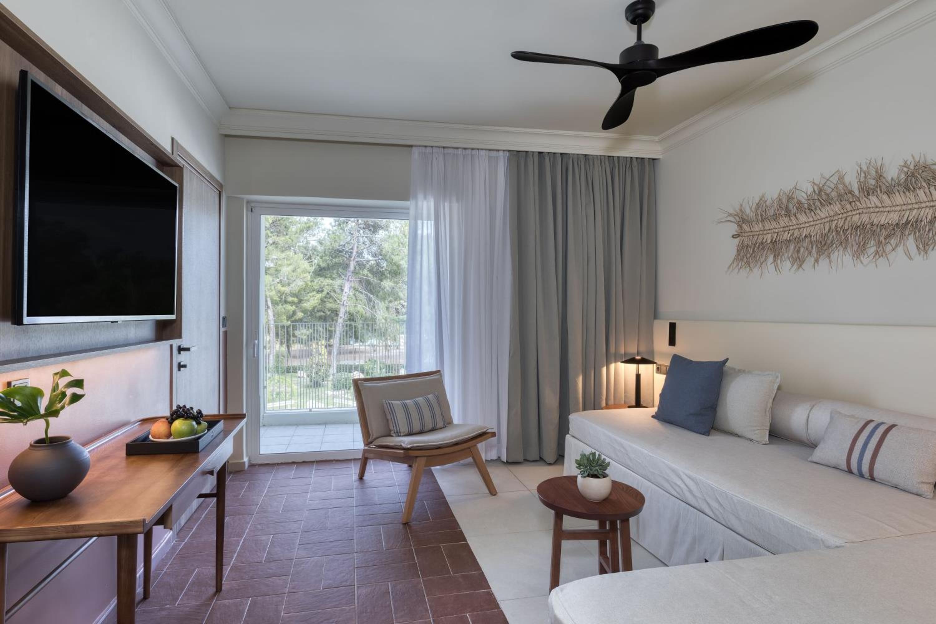 Grand Tropical Nest - Photo 1