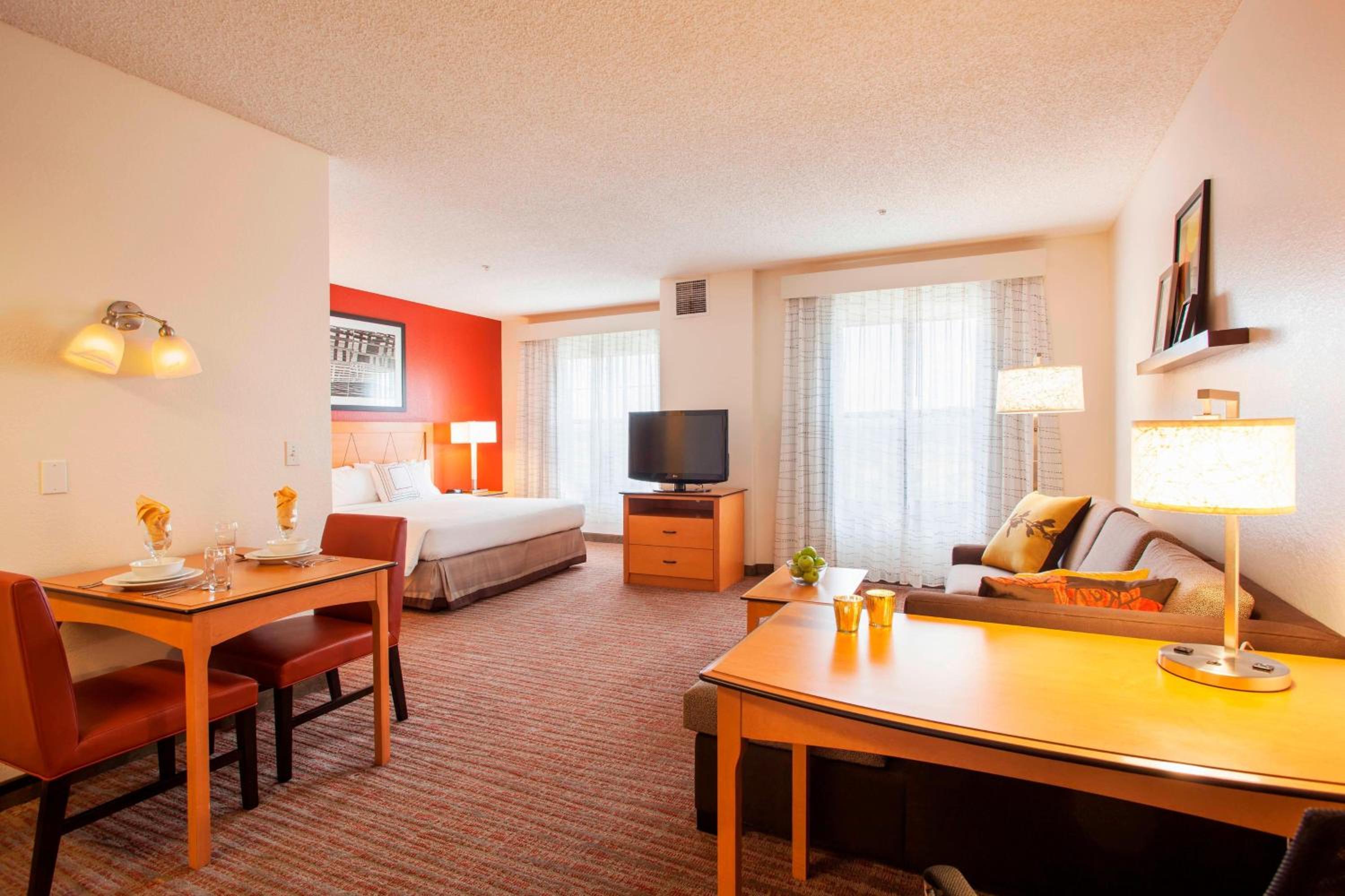 Studio Suite - King - Oven