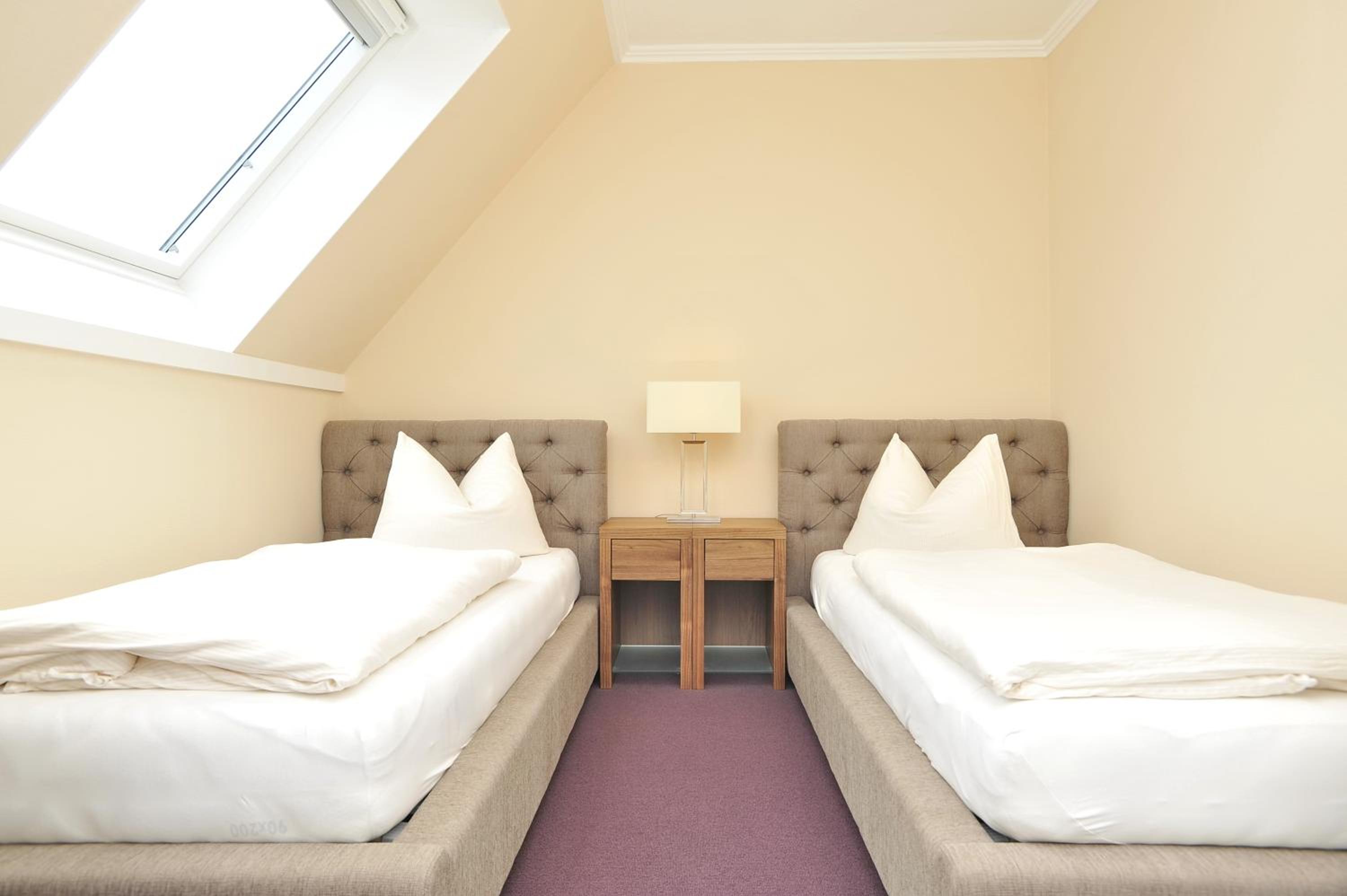 Standard One-Bedroom Apartment thumbnail 6