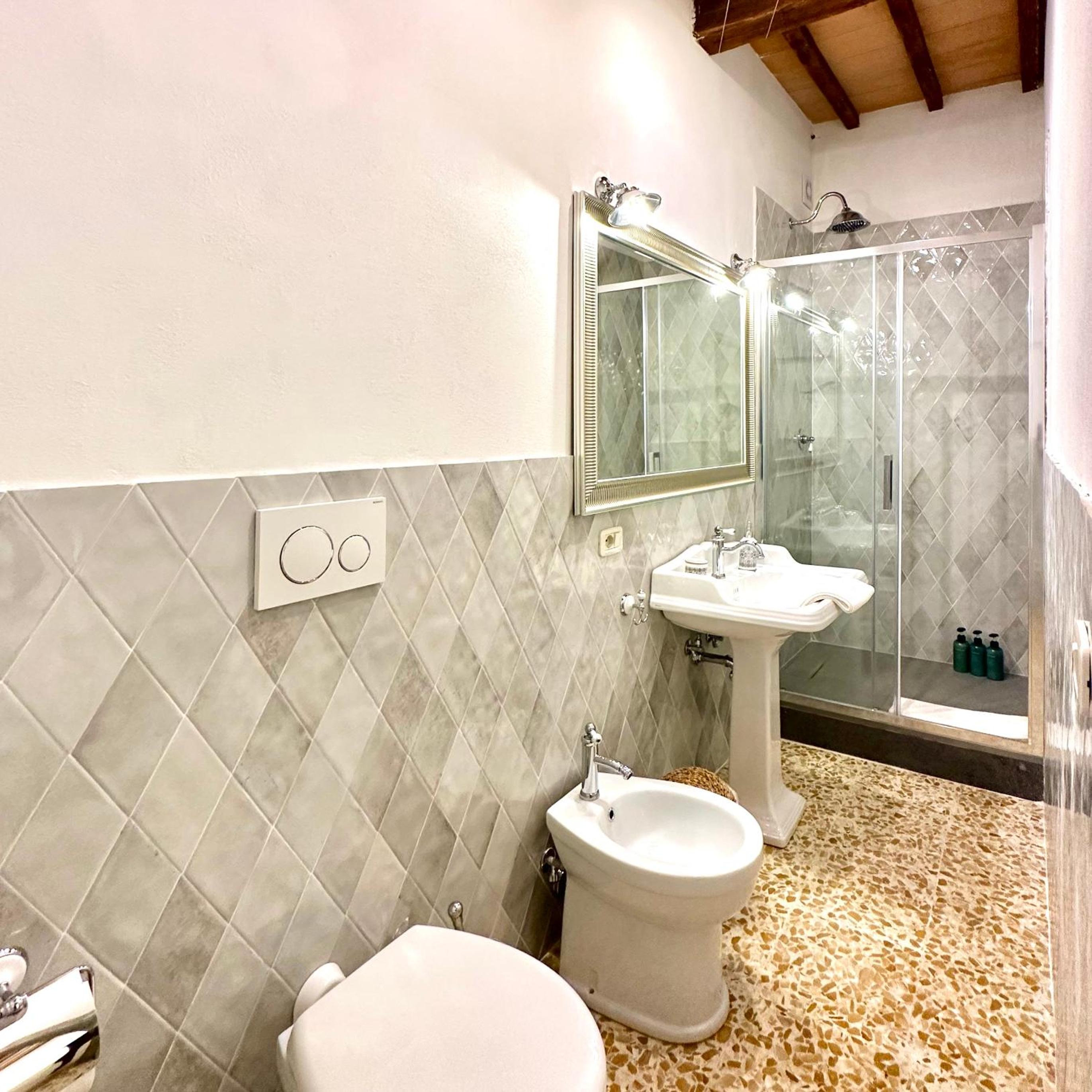 Deluxe Apartment photo 2