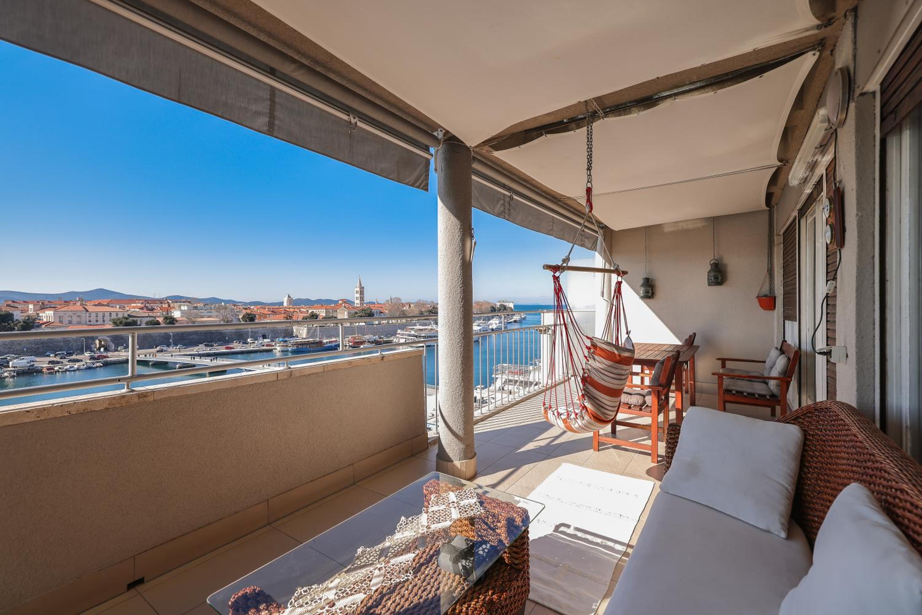 Apartment with Sea View - Photo 30