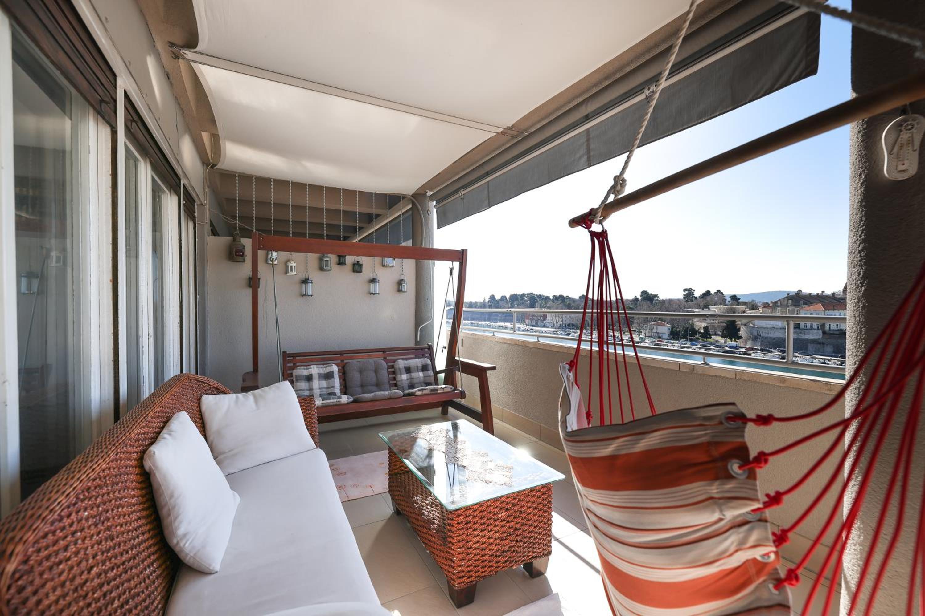 Apartment with Sea View - Photo 29