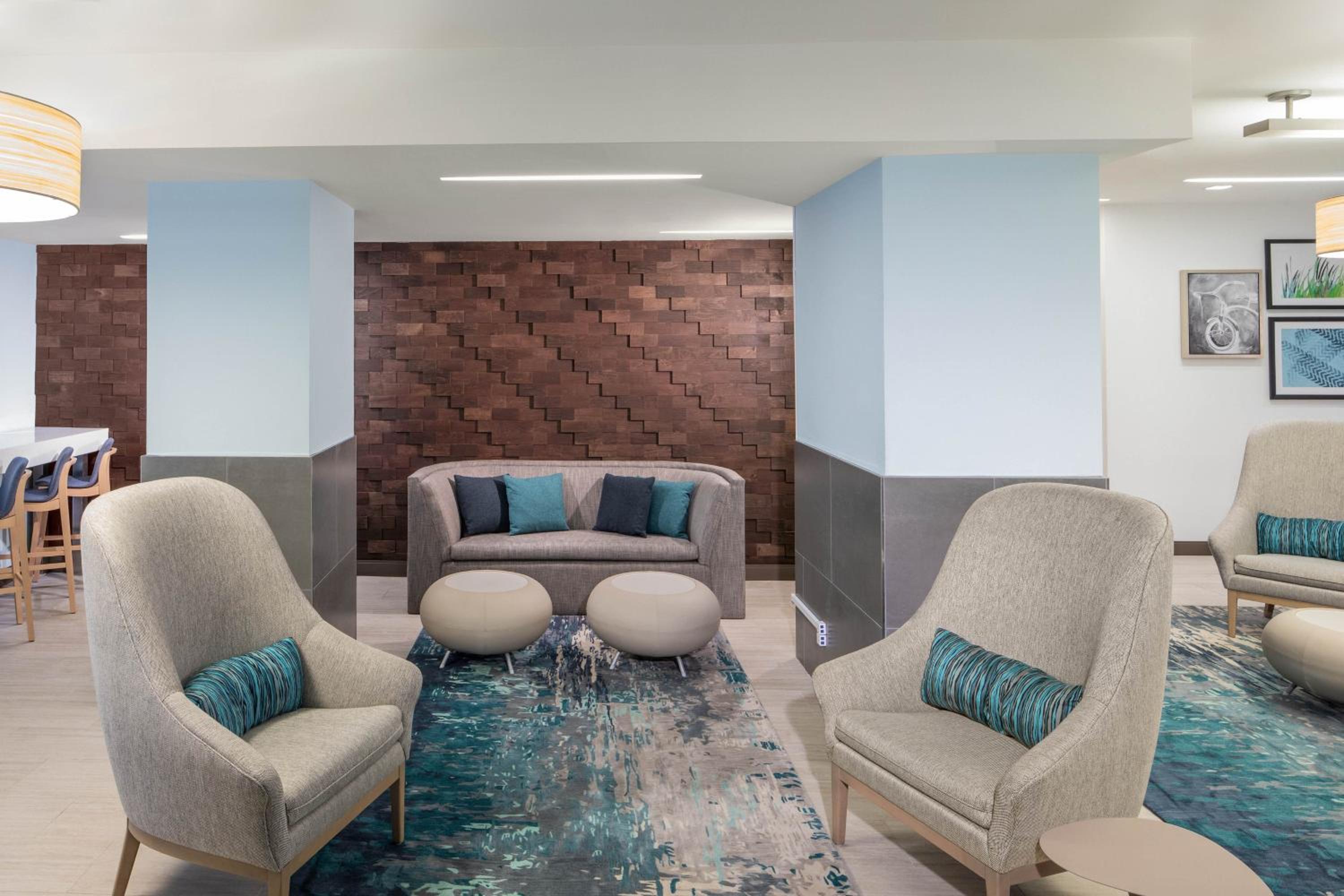 1 Bedroom Junior Suite, 1 King, City view photo 3