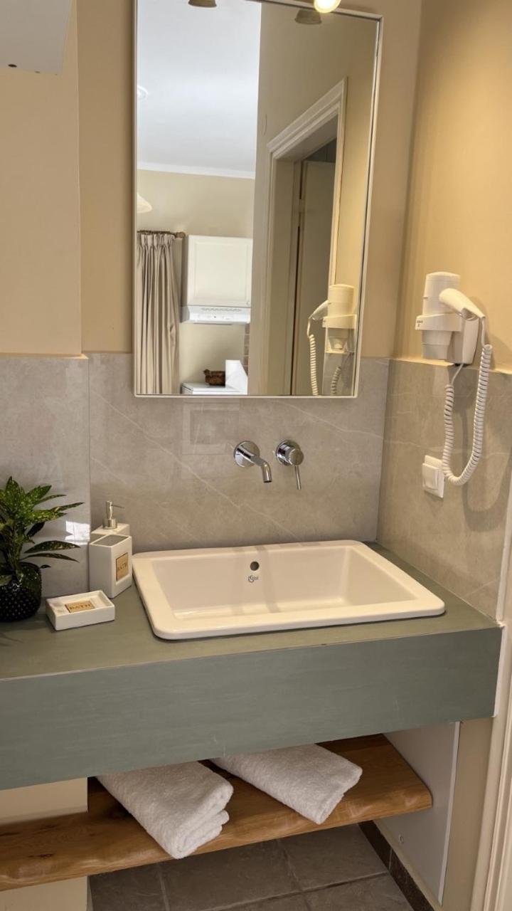 One-Bedroom Apartment with Sea View - First Floor photo 2