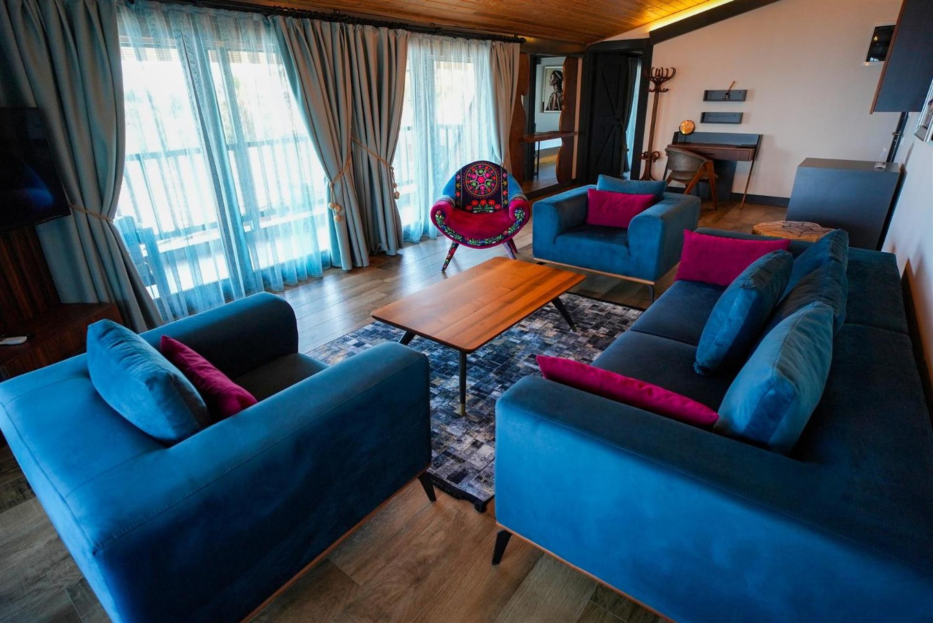 Zeus Suite Room - Photo 3
