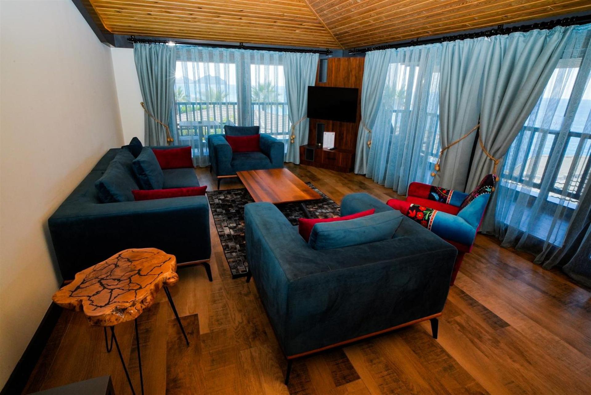 Zeus Suite Room - Photo 4