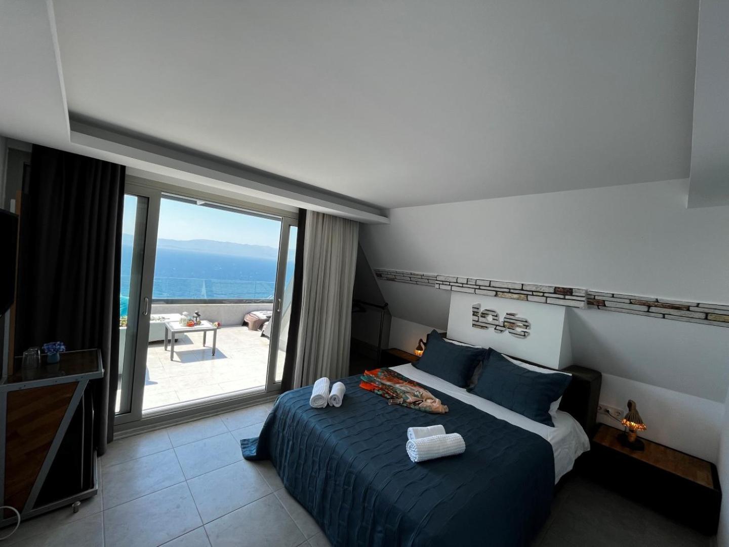 Villa - Beach Front