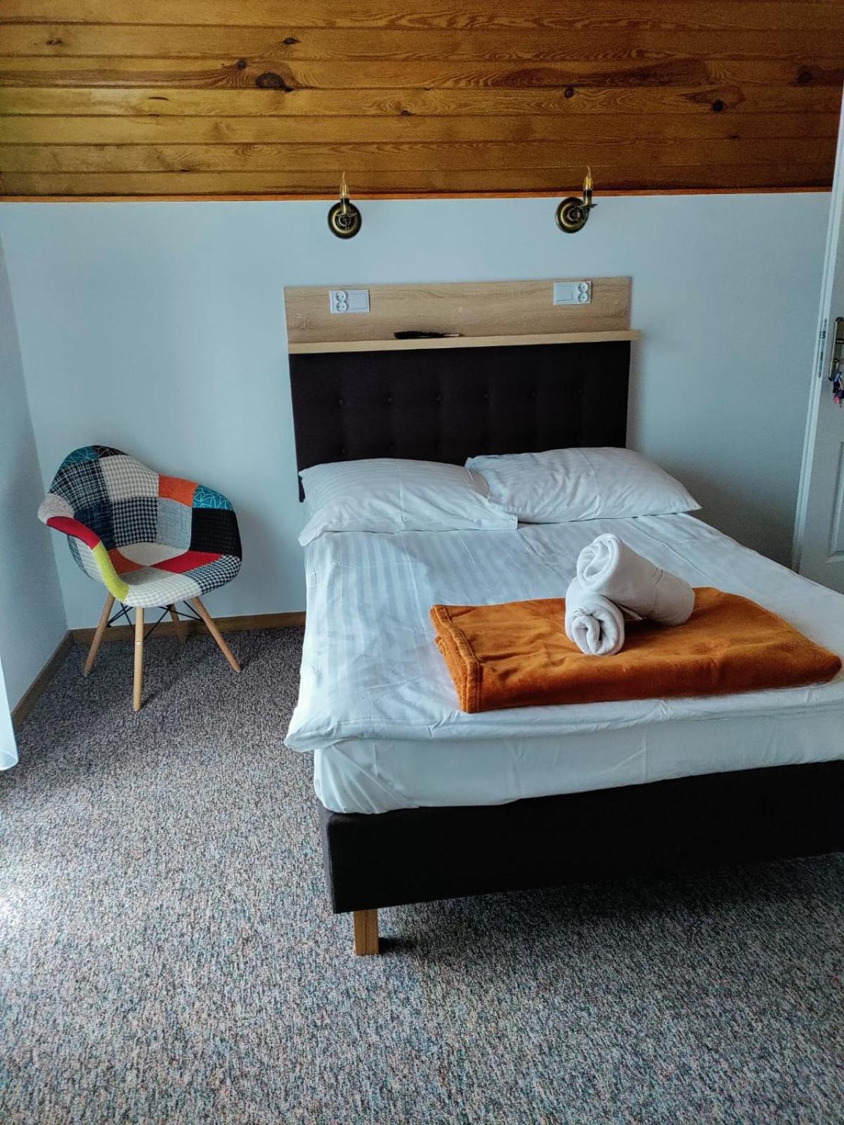 Double Room with Balcony - Photo 10