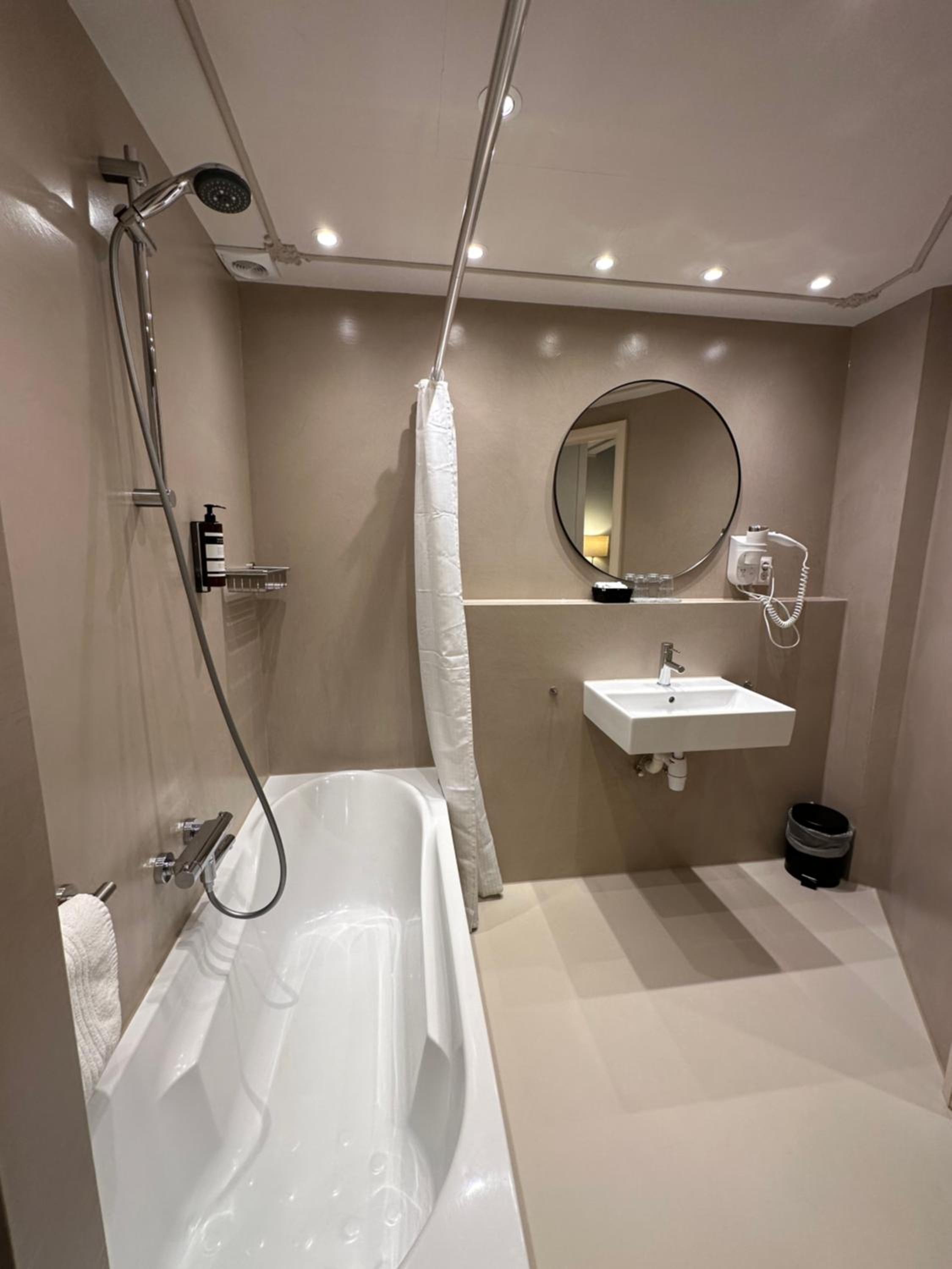 Superior Double Room - Photo 2