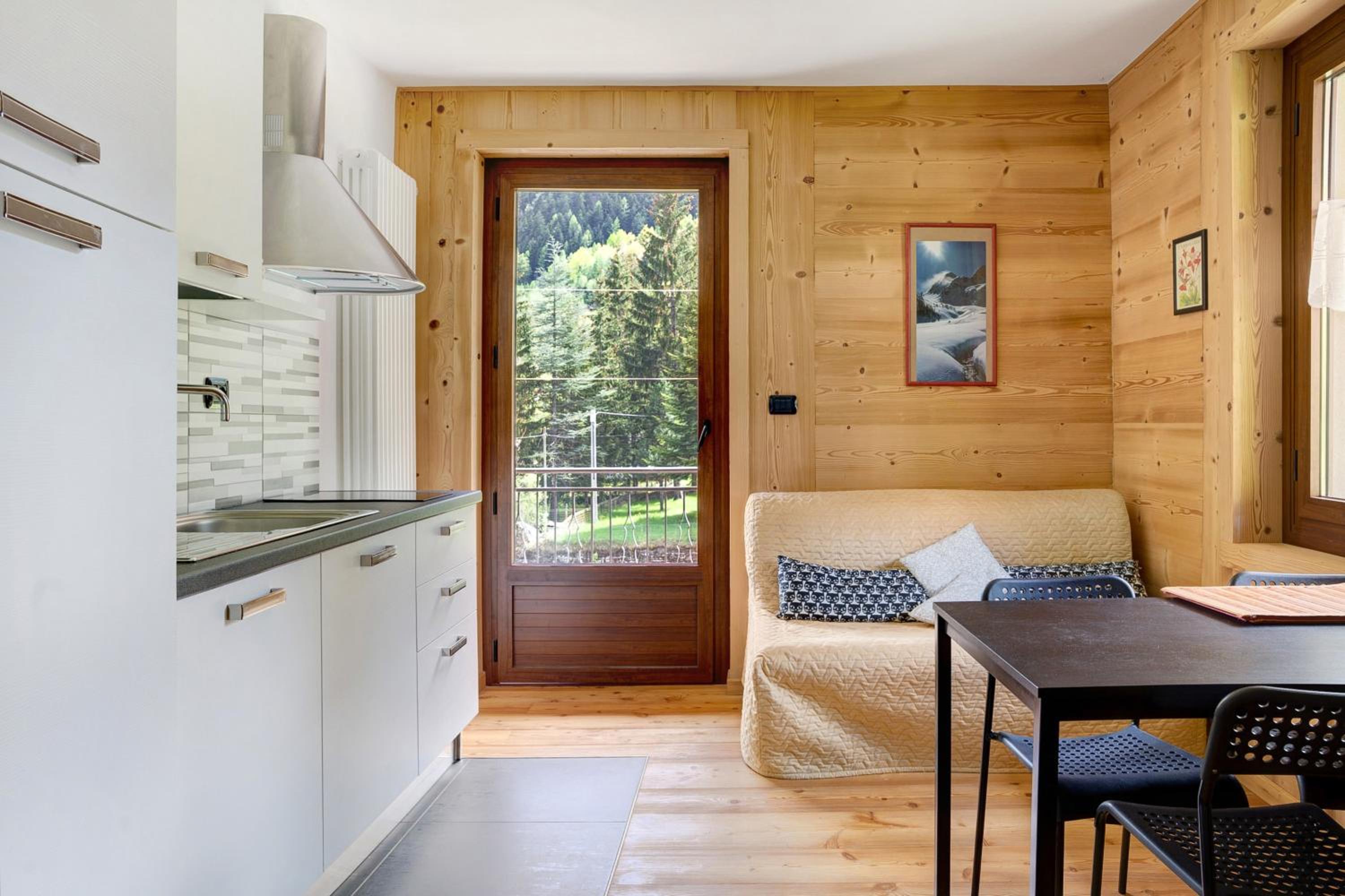 Superior One-Bedroom Apartment with Balcony