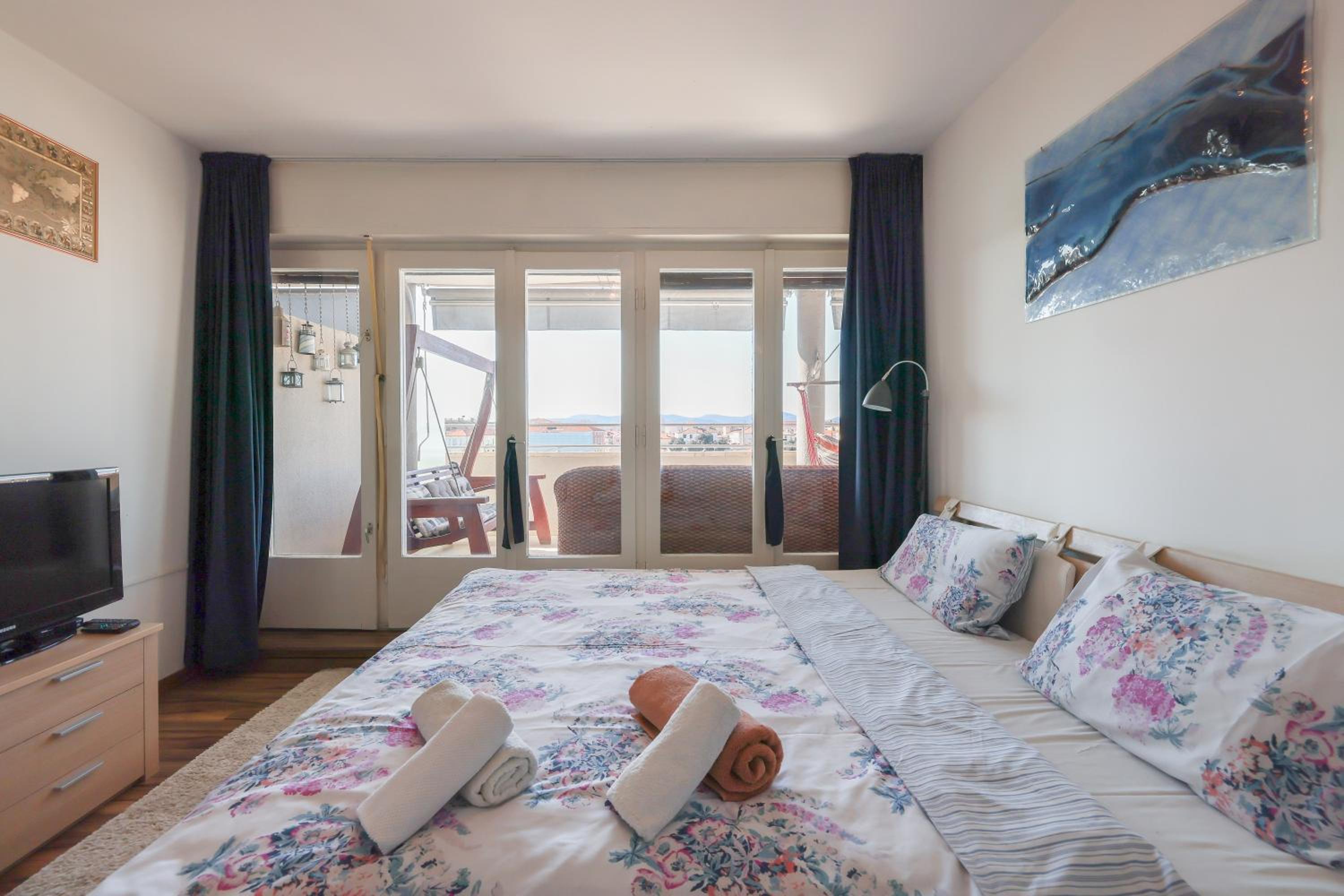 Apartment with Sea View - Photo 36