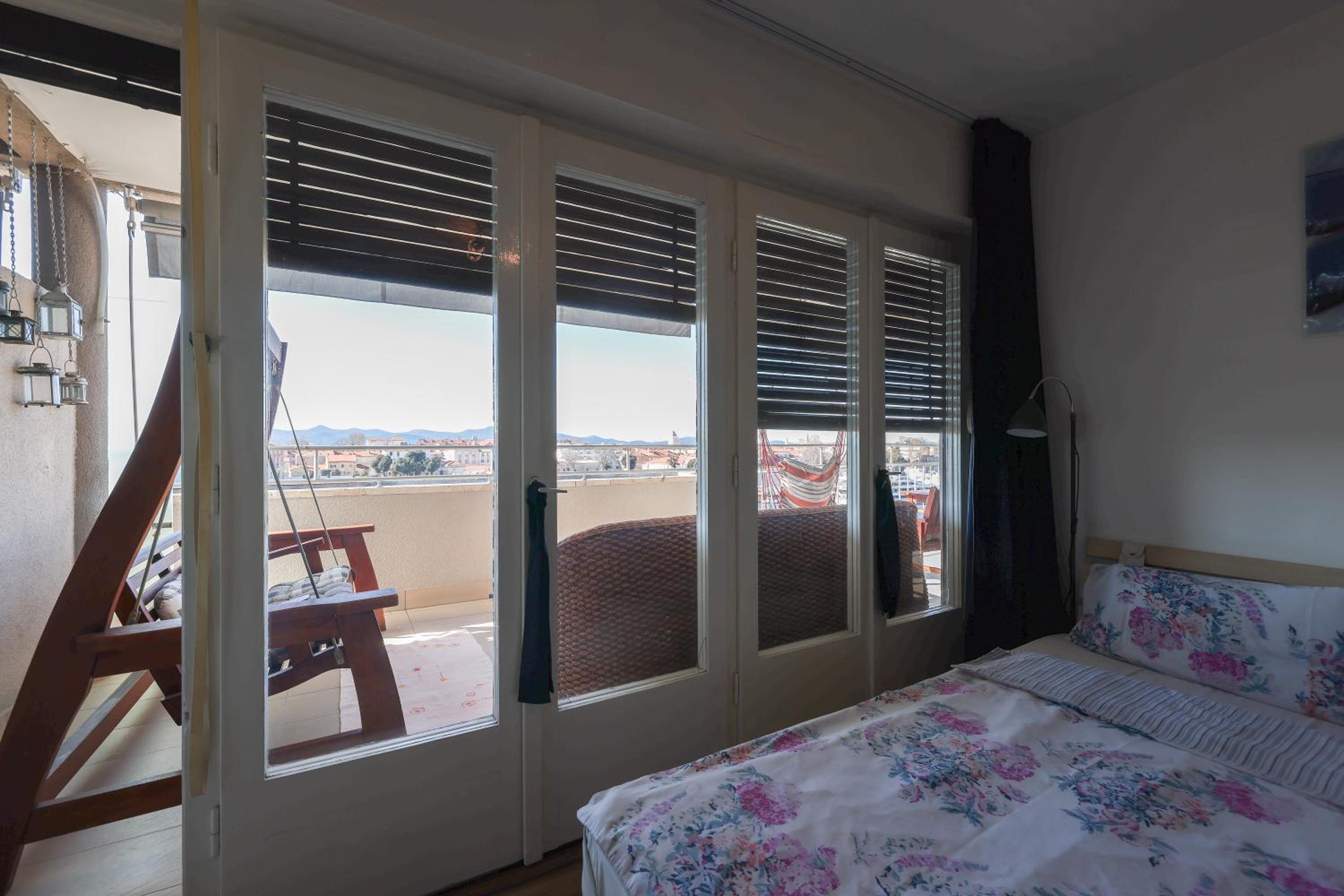 Apartment with Sea View - Photo 37
