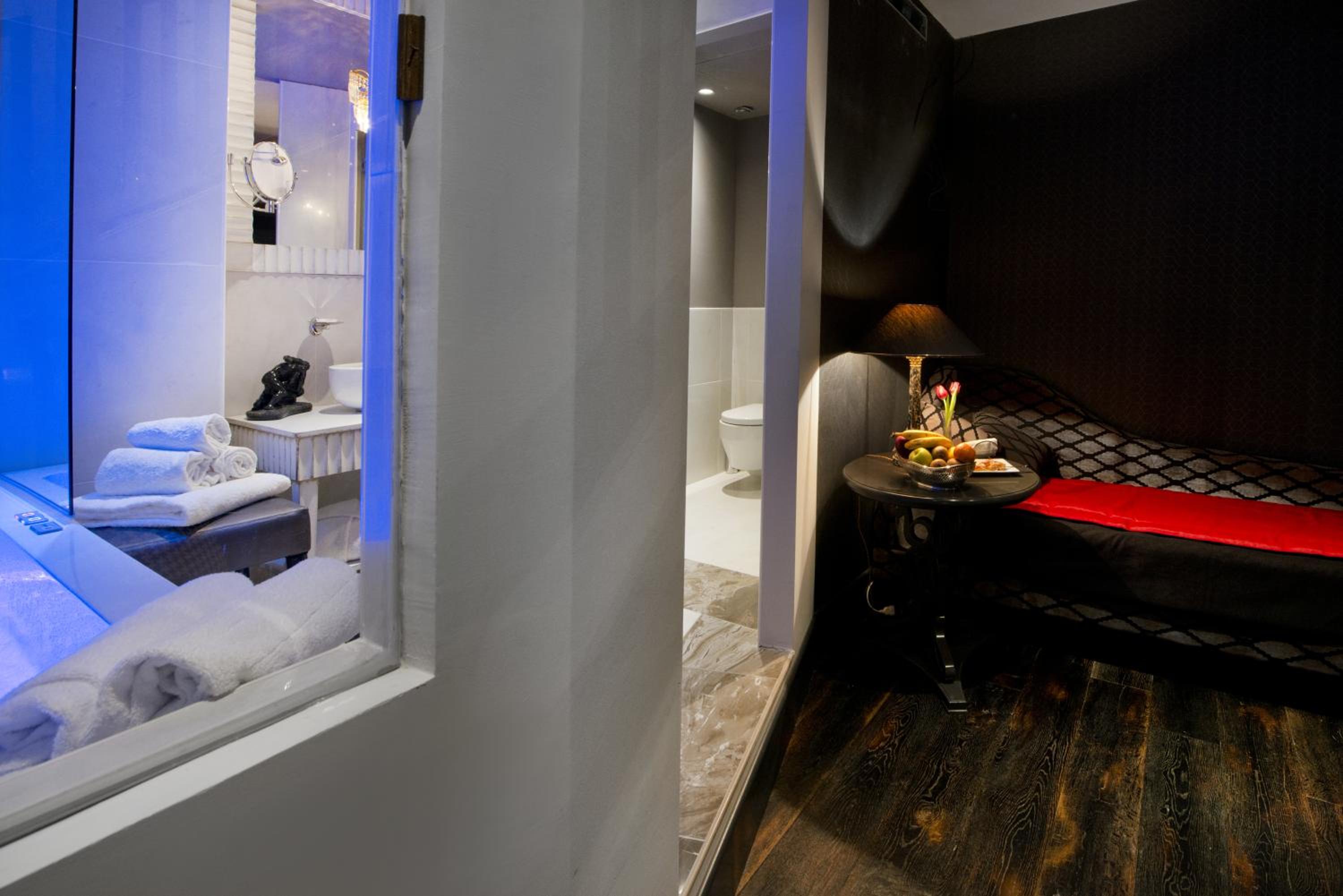 Junior Suite - Split Level (3 Adults)