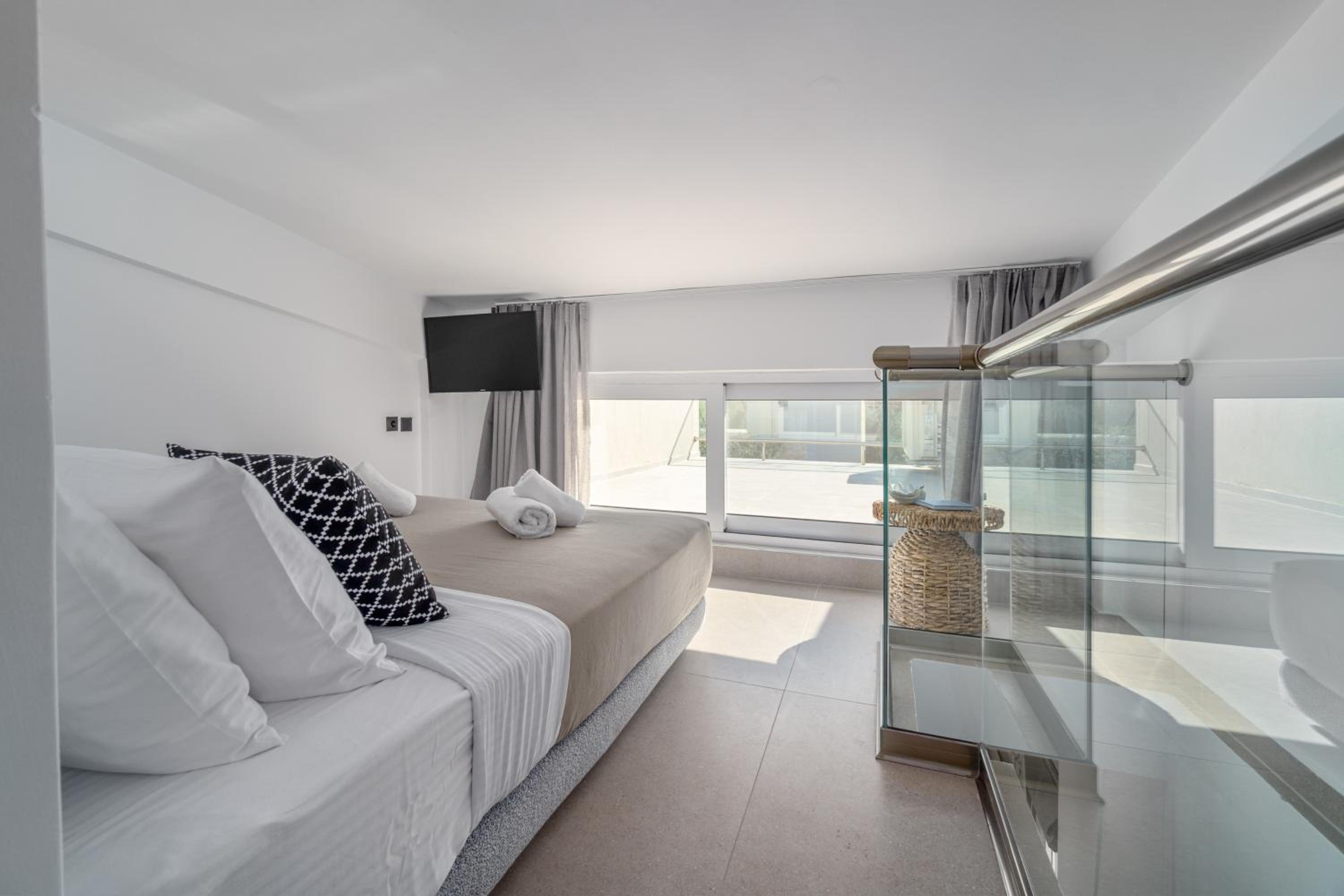 Two-Bedroom Villa - Photo 15