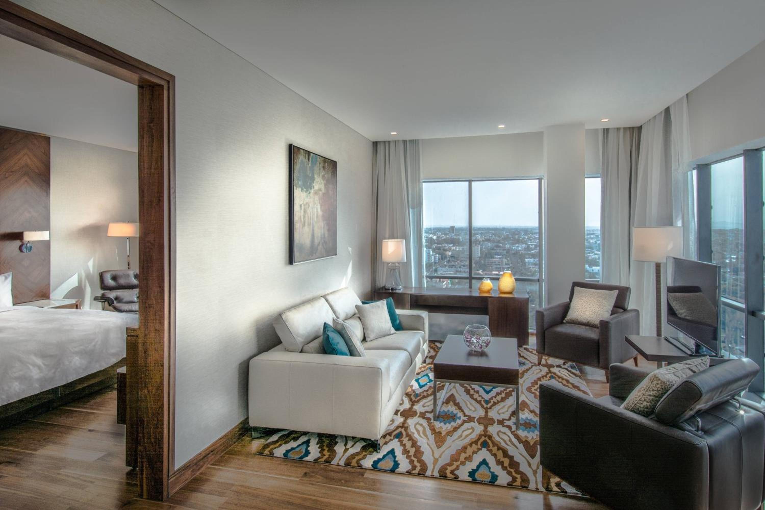 Executive Master Suite photo 2