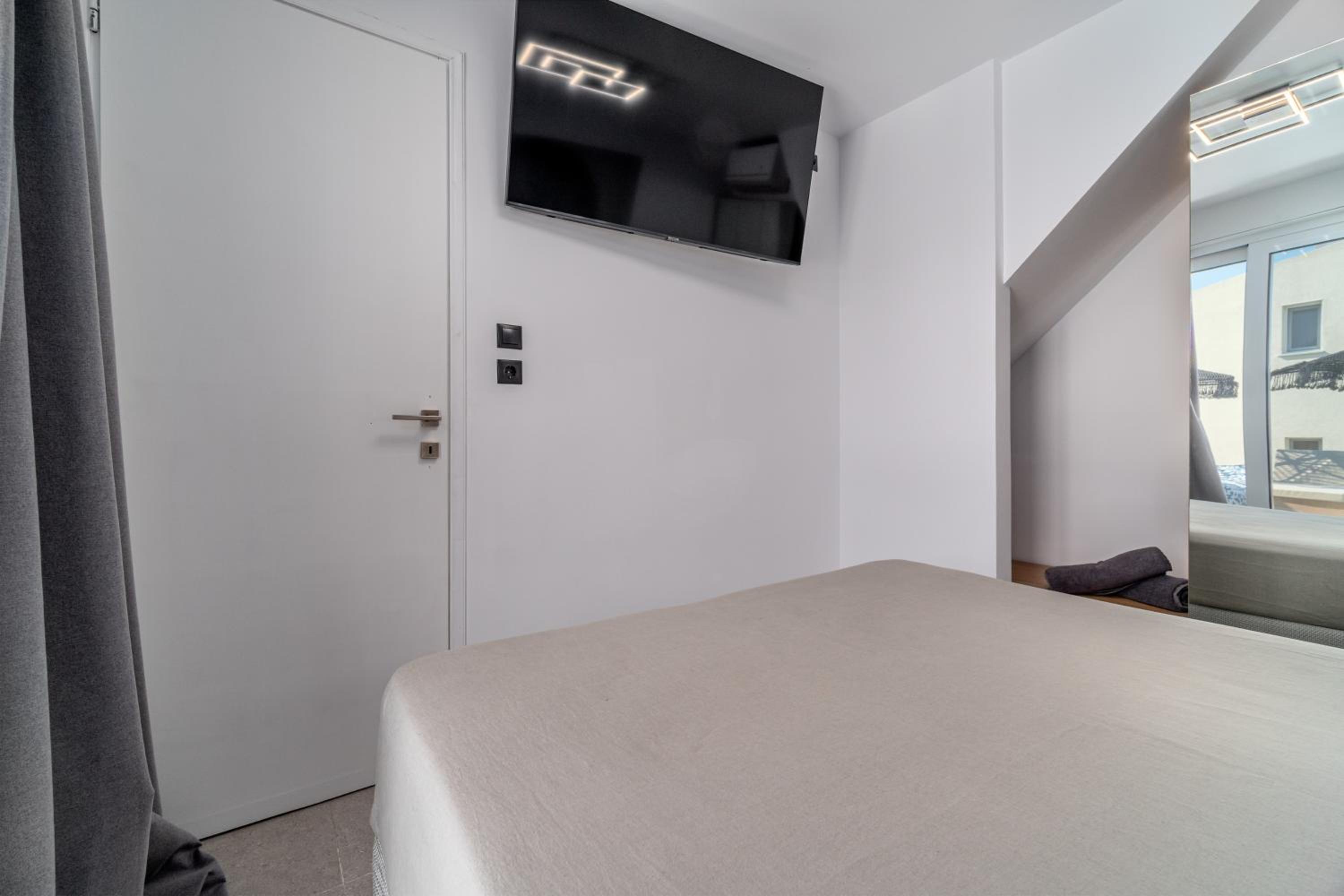 Two-Bedroom Villa - Photo 32
