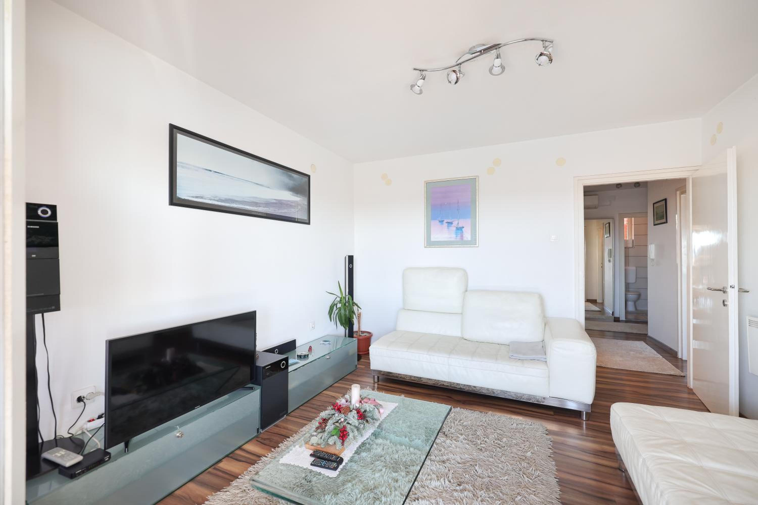 Apartment with Sea View - Photo 43