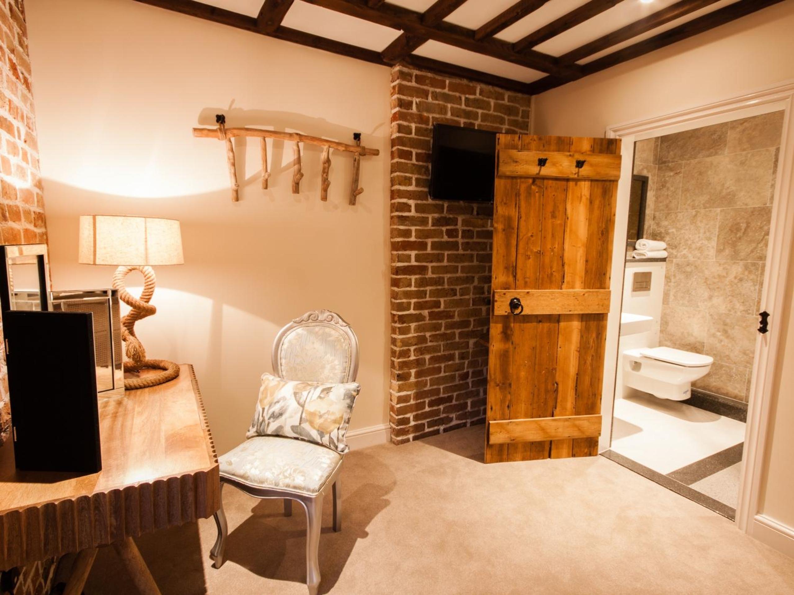 Deluxe King Room photo 3