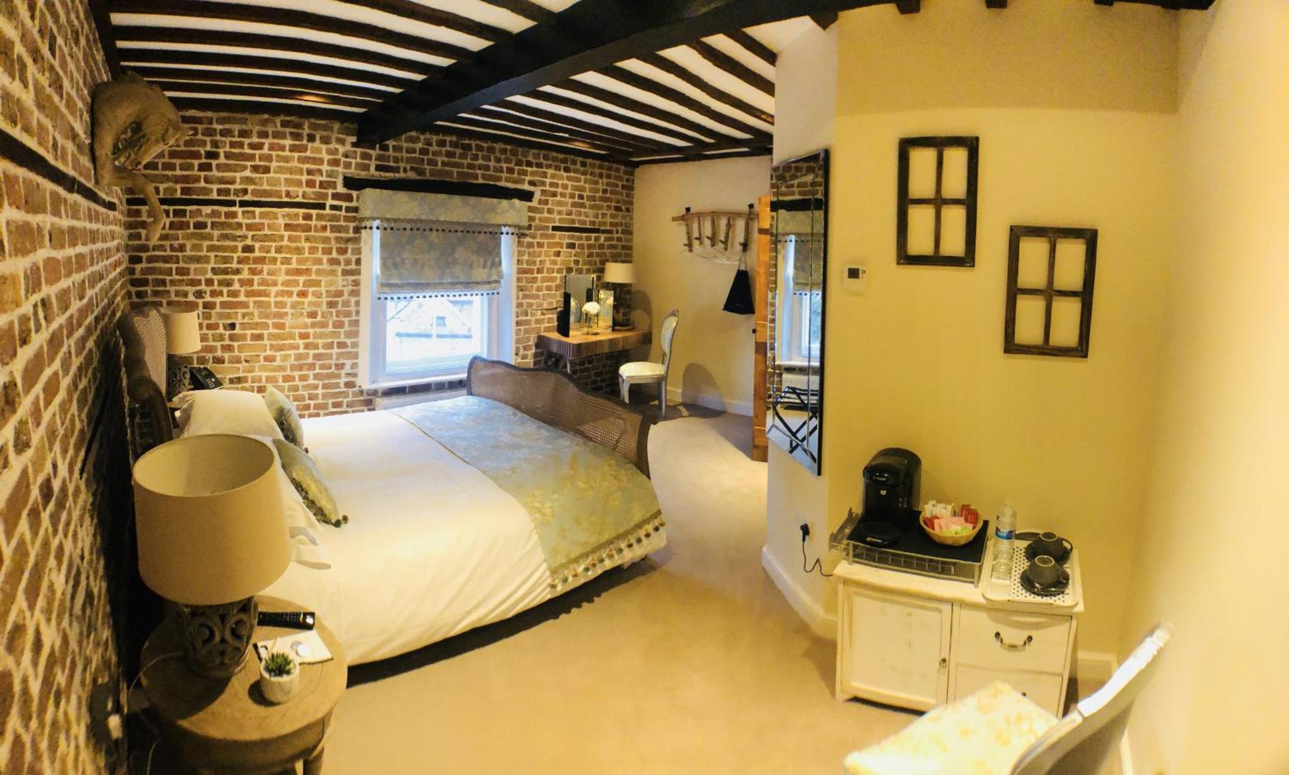 Deluxe King Room photo 1