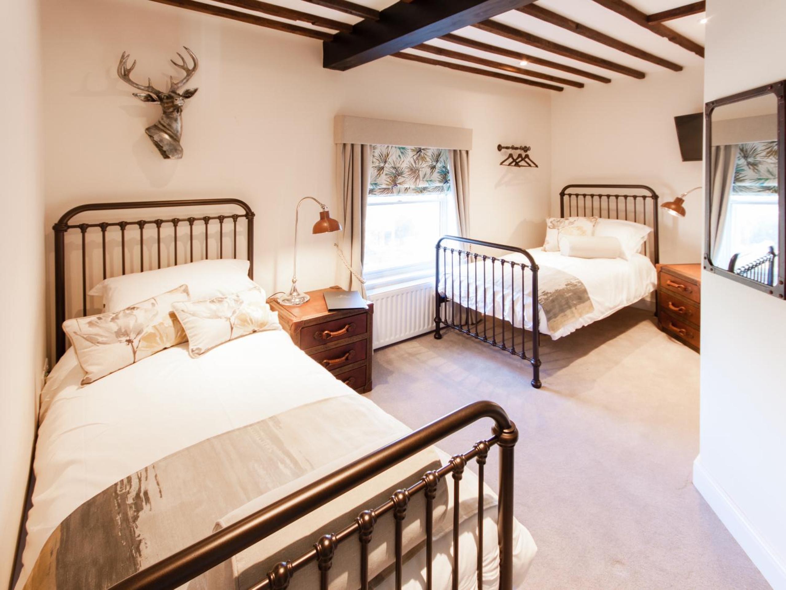 Deluxe Twin Room photo 1