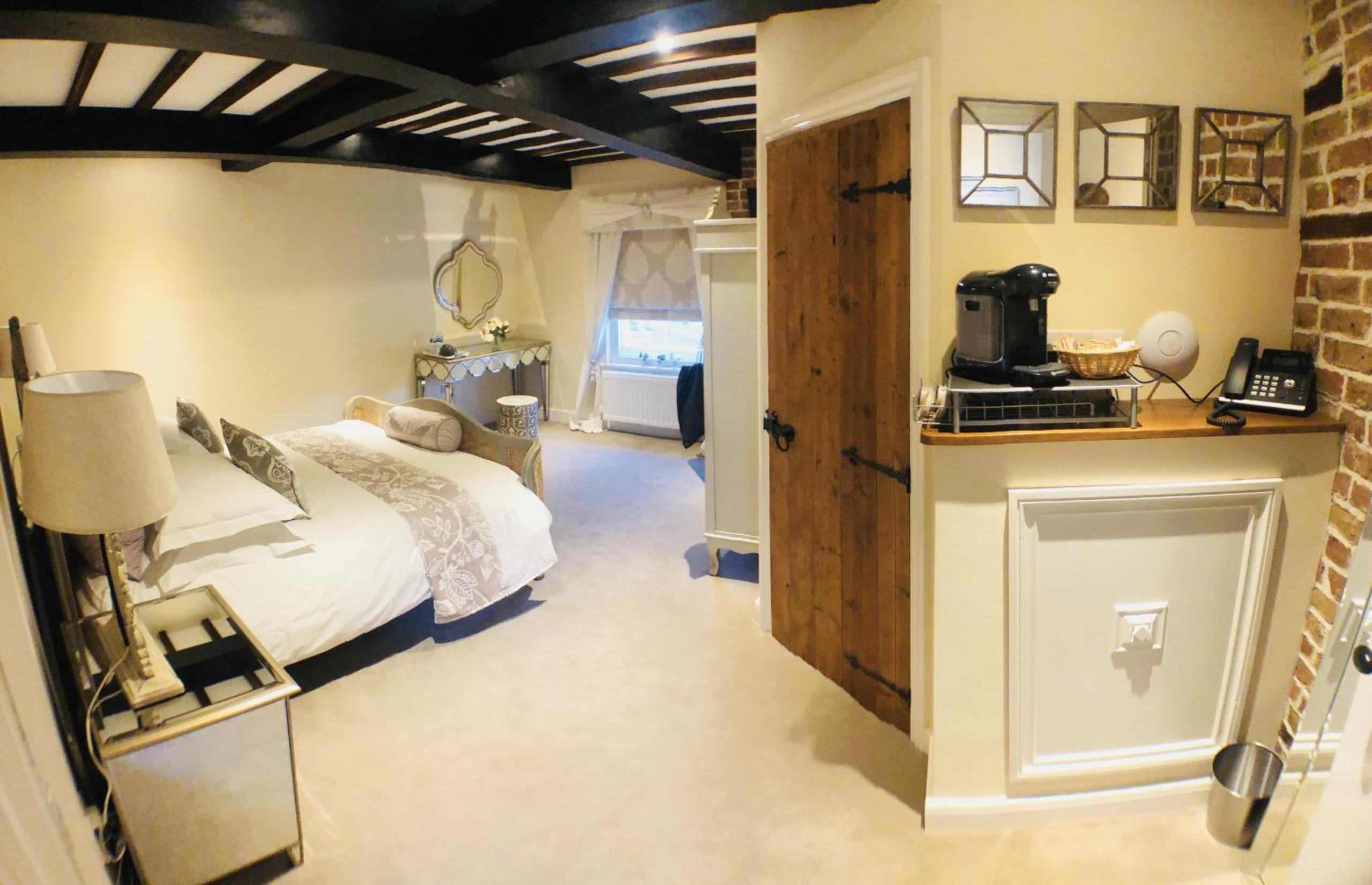 Standard King Room photo 1